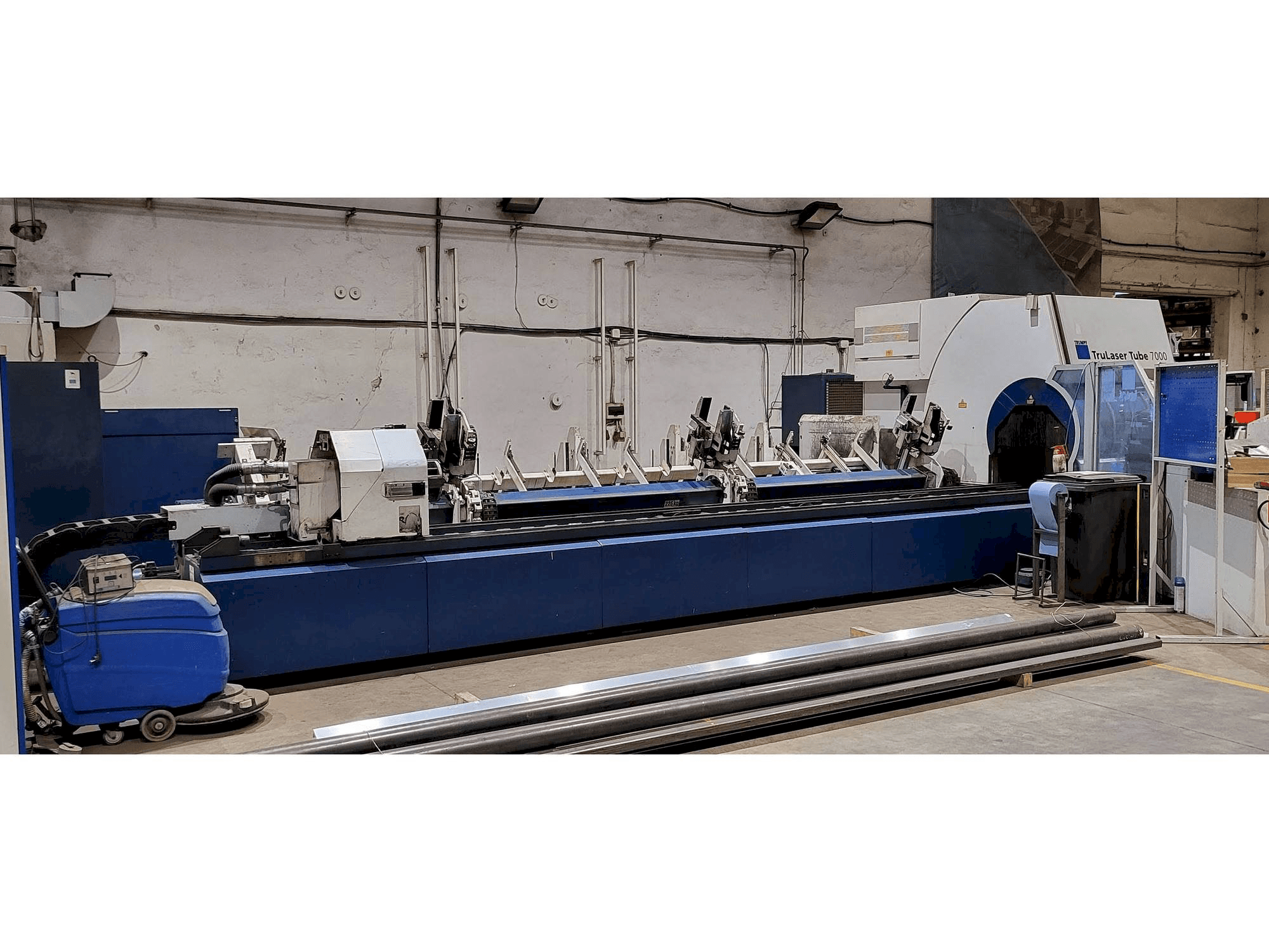 Čelní pohled na Trumpf TruLaser Tube 7000 stroj