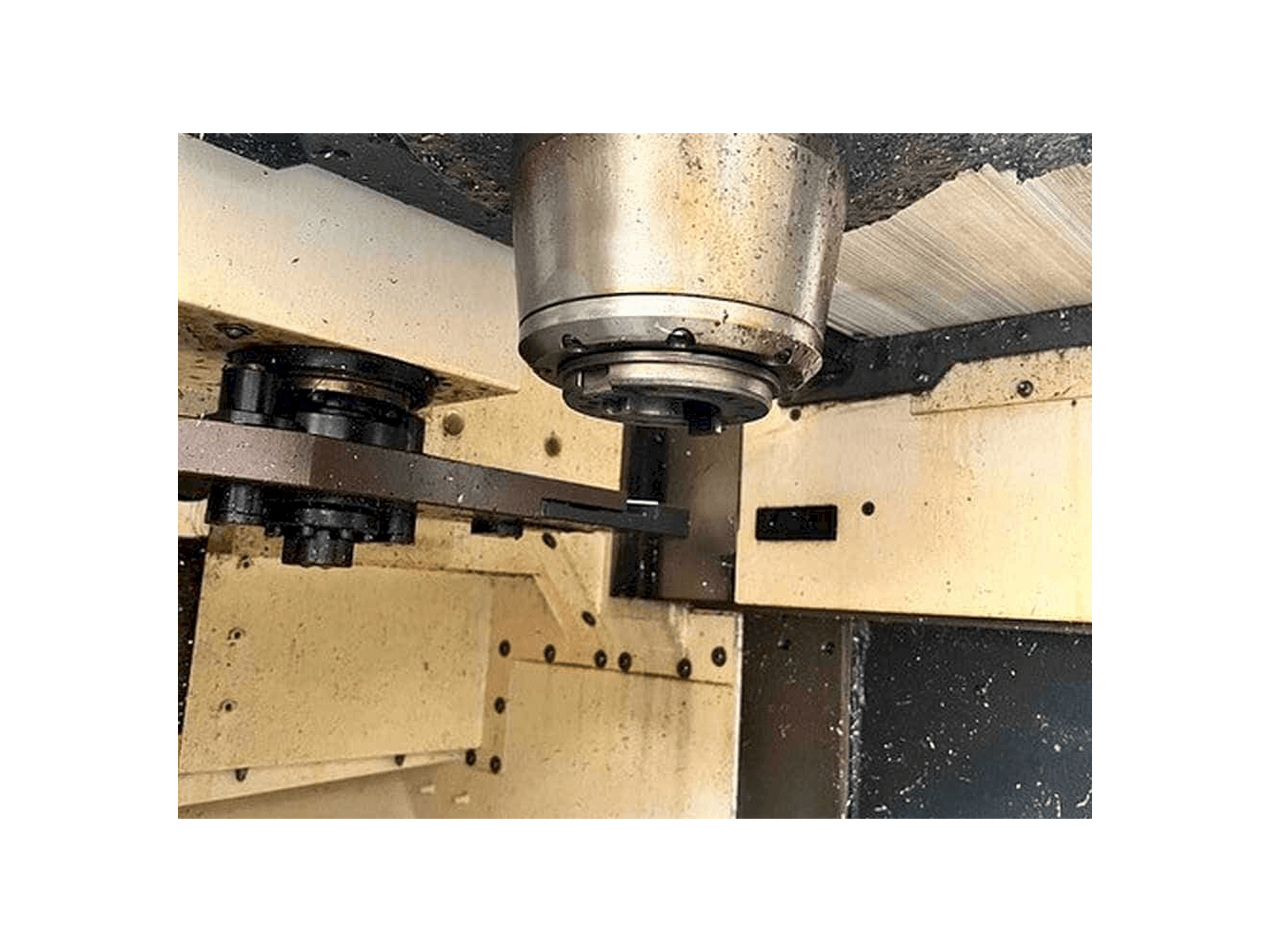 Čelní pohled na DMG MORI CMX 50 U stroj