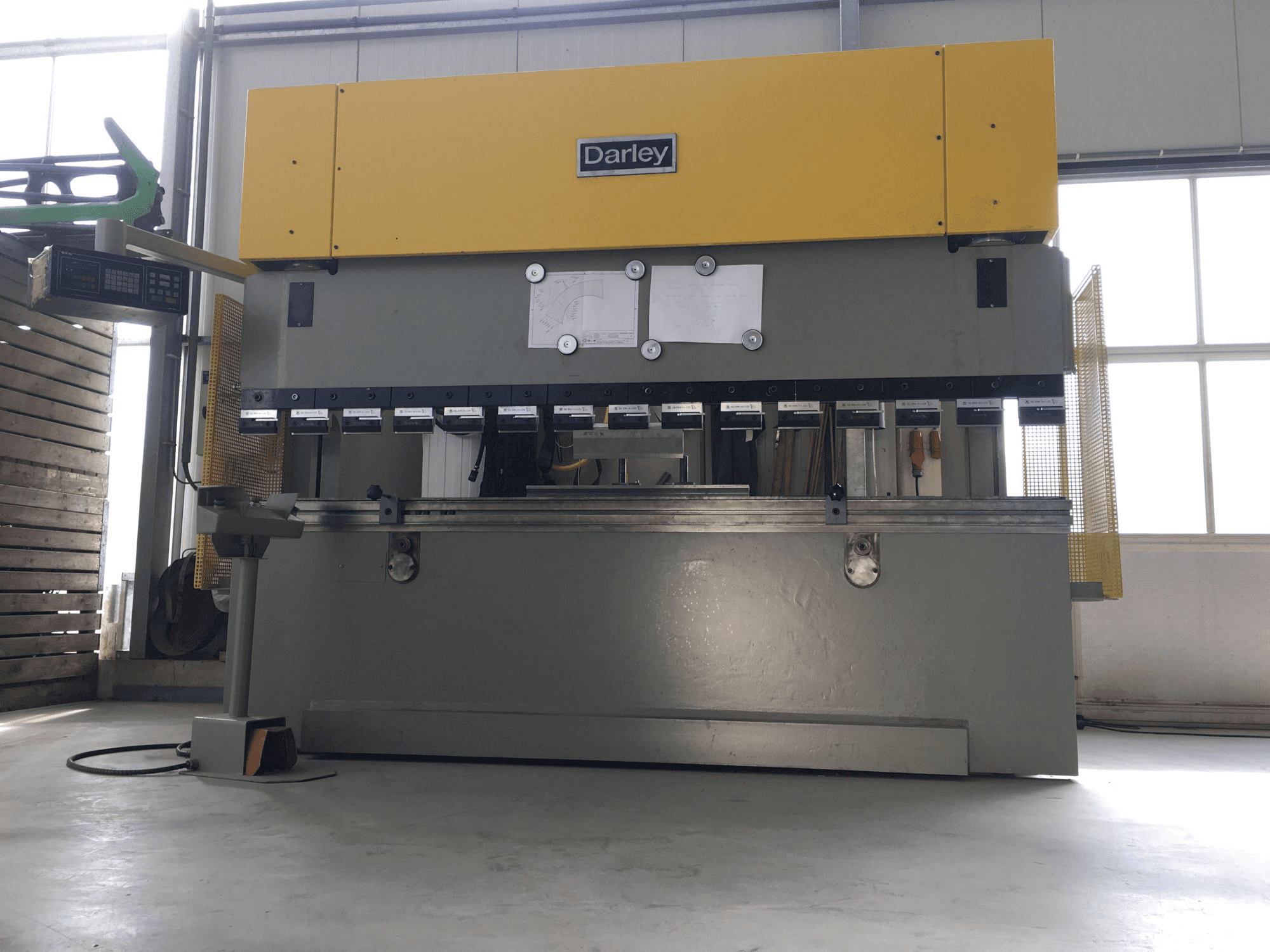 Čelní pohled na Darley EHP 150 31/25 stroj