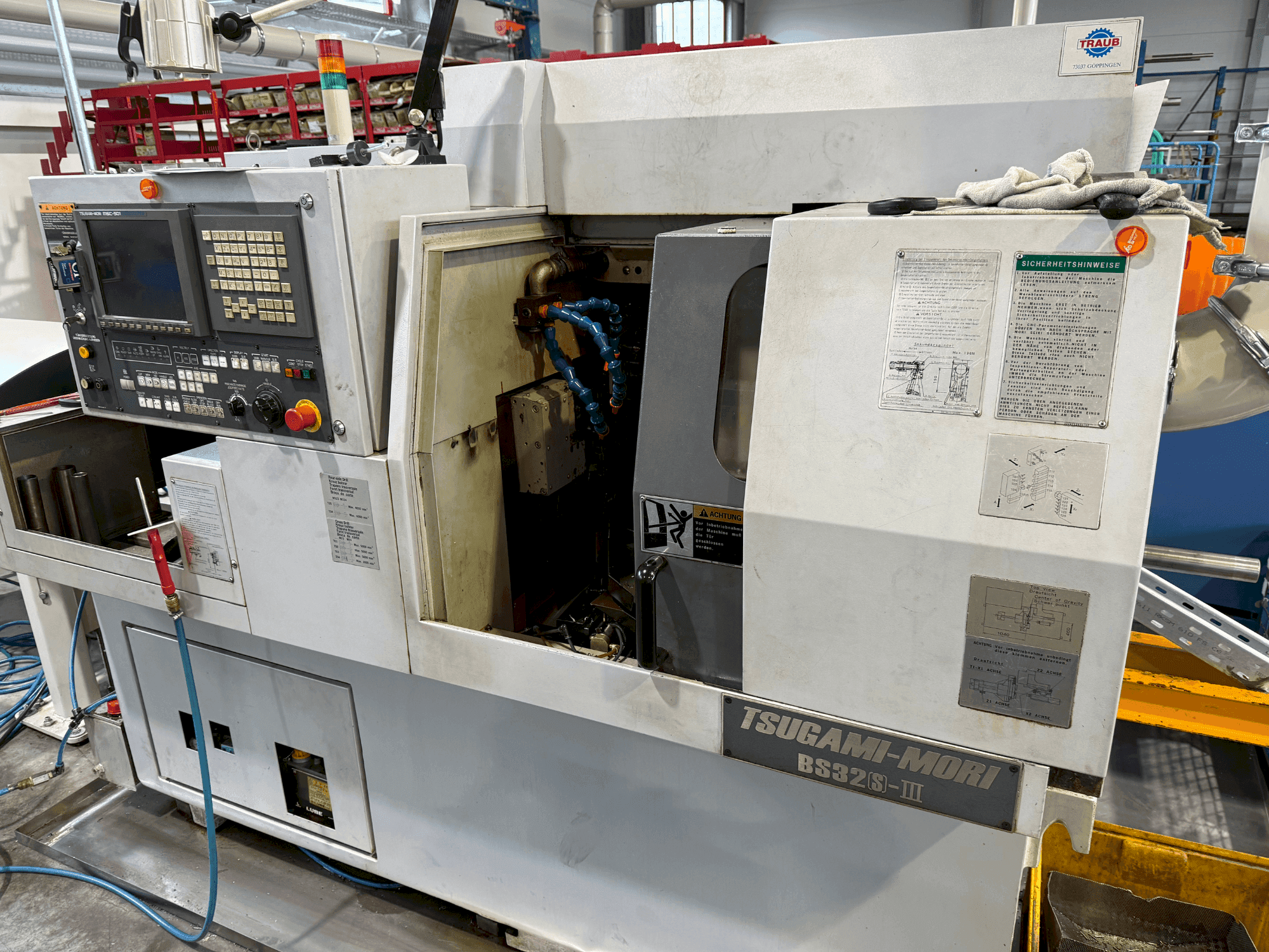 Čelní pohled na TSUGAMI Mori B32(S)-III stroj