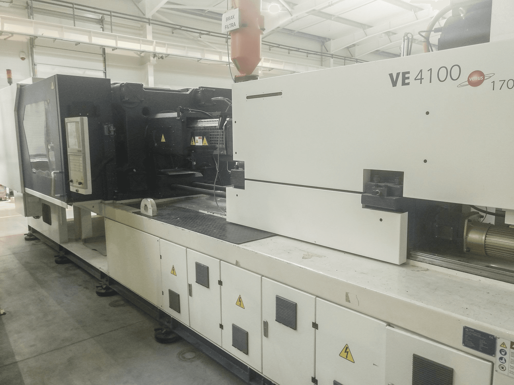 Pravý pohled na Zhafir VE 4100/1700 stroj