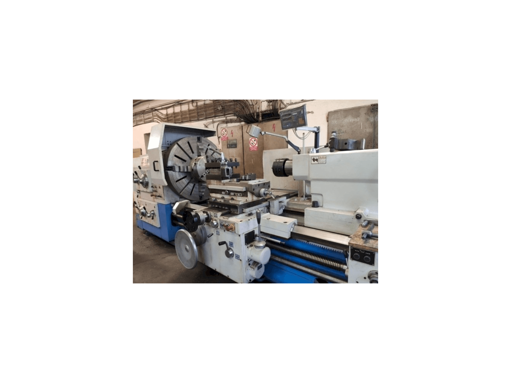 Čelní pohled na KNUTH DL E Heavy 500/1500 stroj