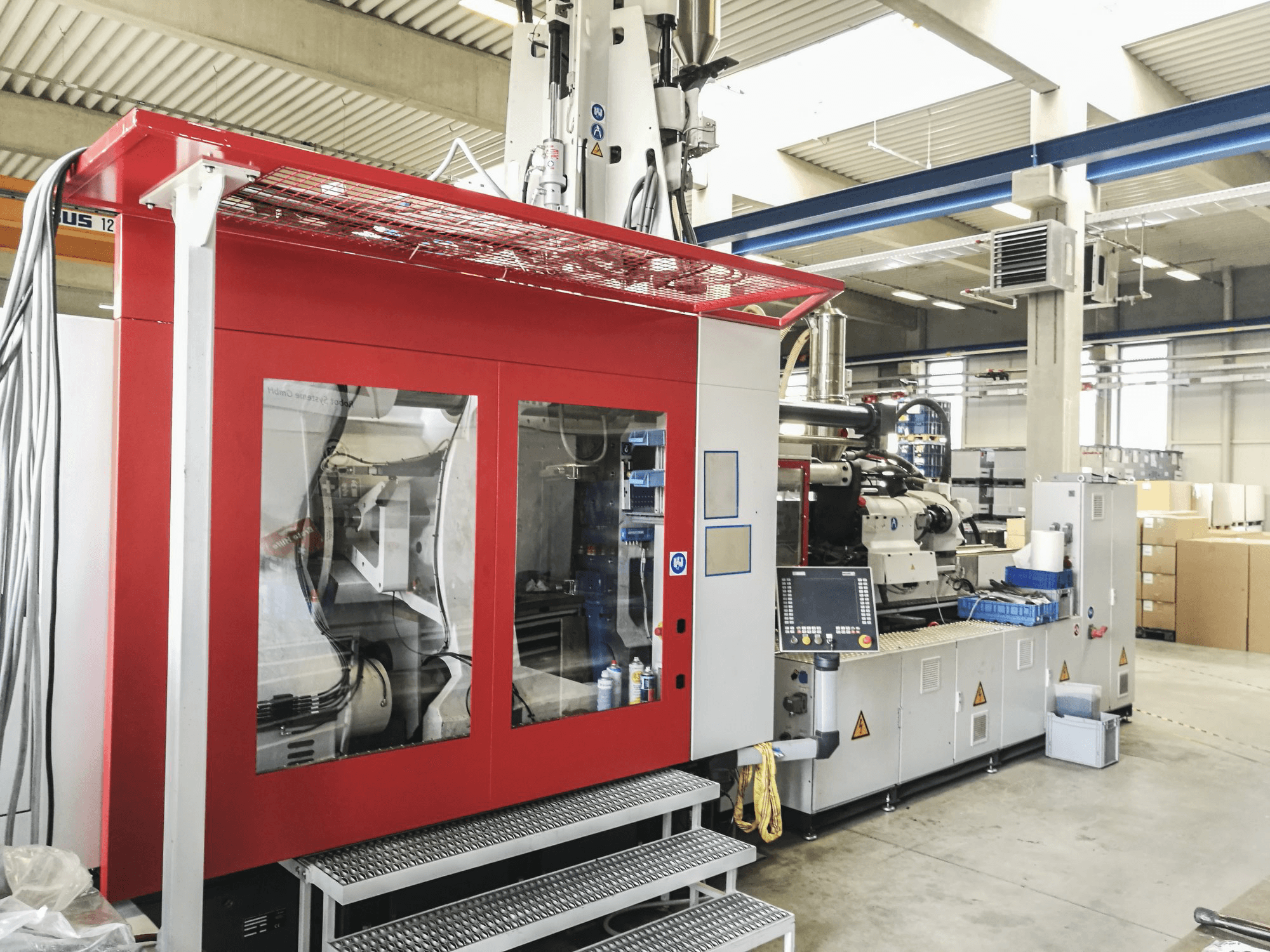 Levý pohled na FERROMATIK MILACRON MM 800-4880/MSW stroj