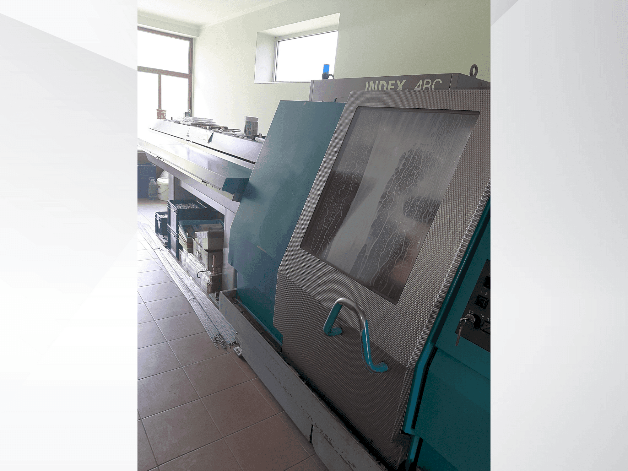 Čelní pohled na Index ABC 42 stroj