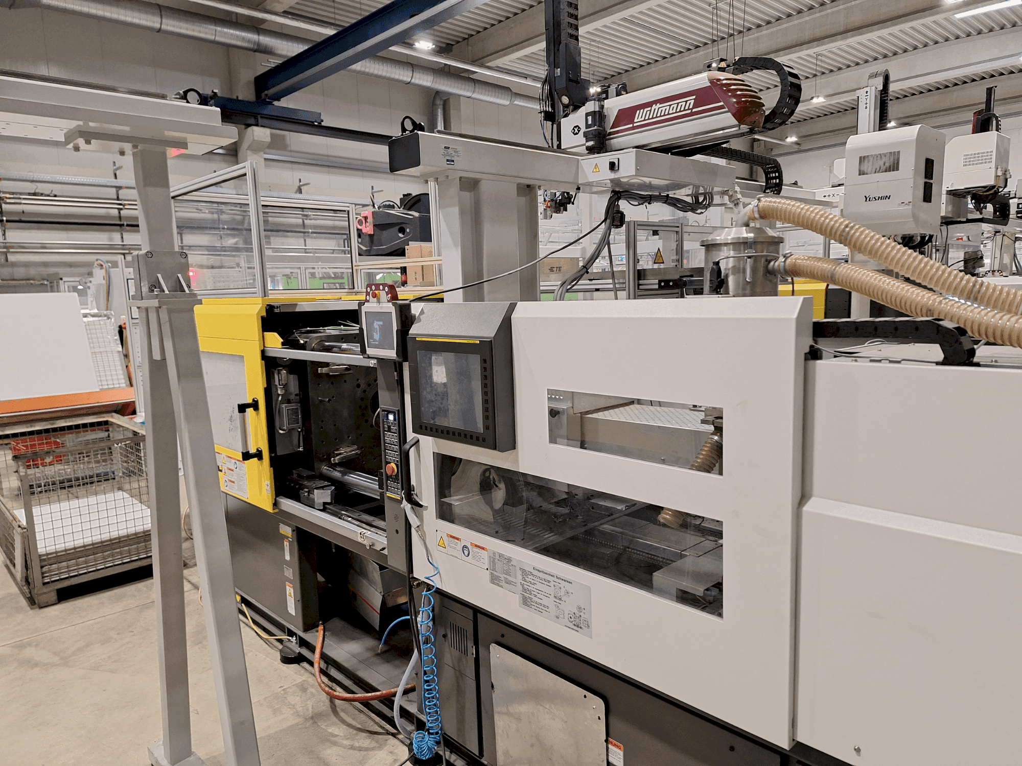 Čelní pohled na FANUC ROBOSHOT S150iA (2021) stroj