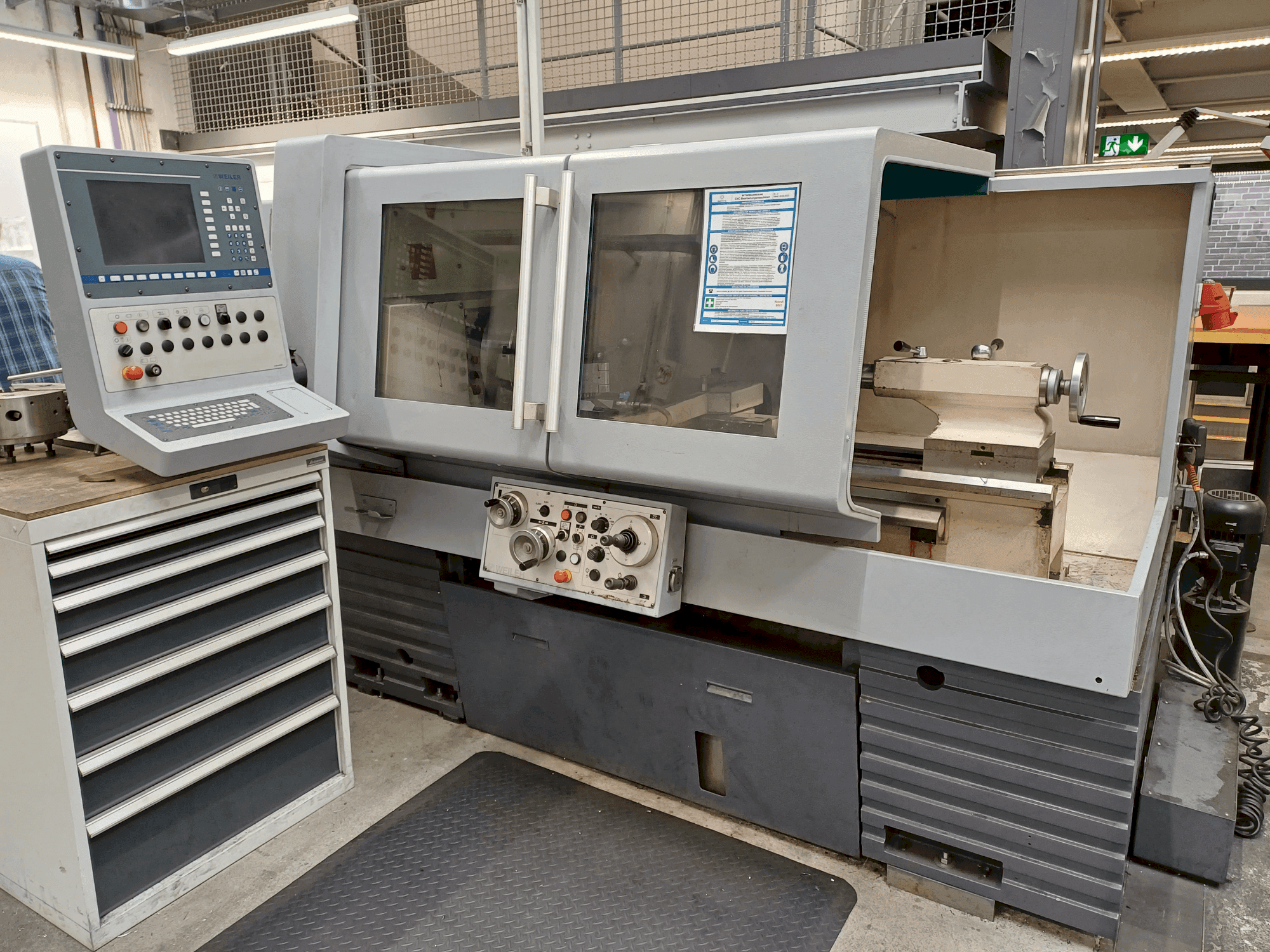 Čelní pohled na Weiler E40 stroj