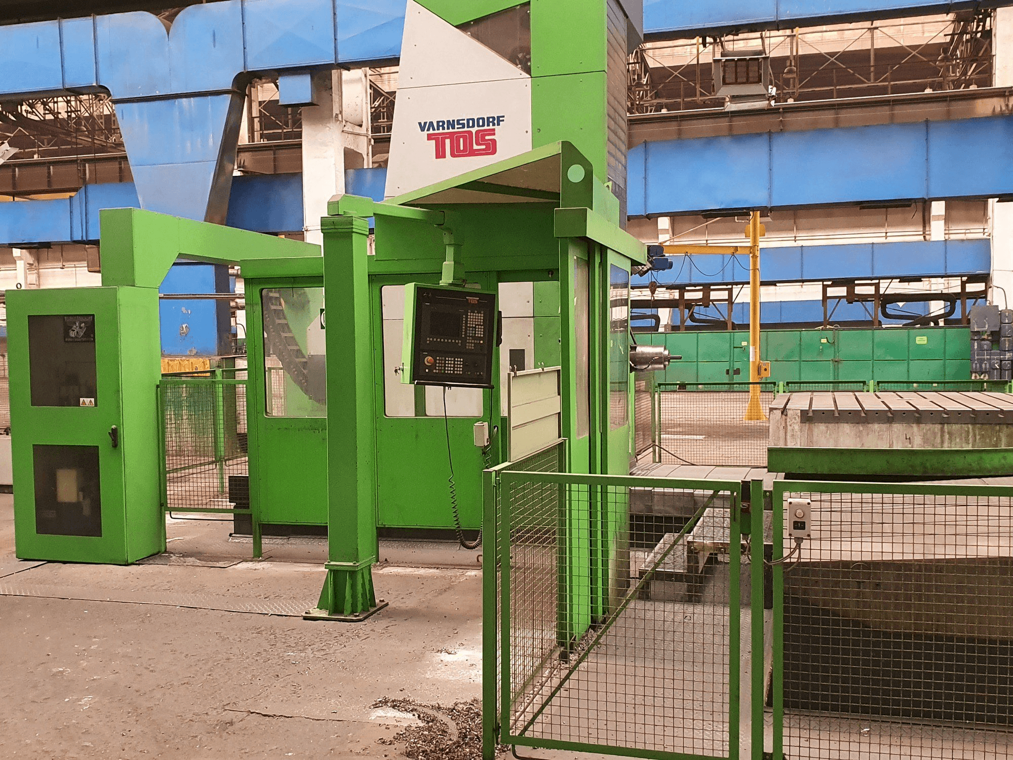 Čelní pohled na TOS VARNSDORF WHN 13 CNC stroj