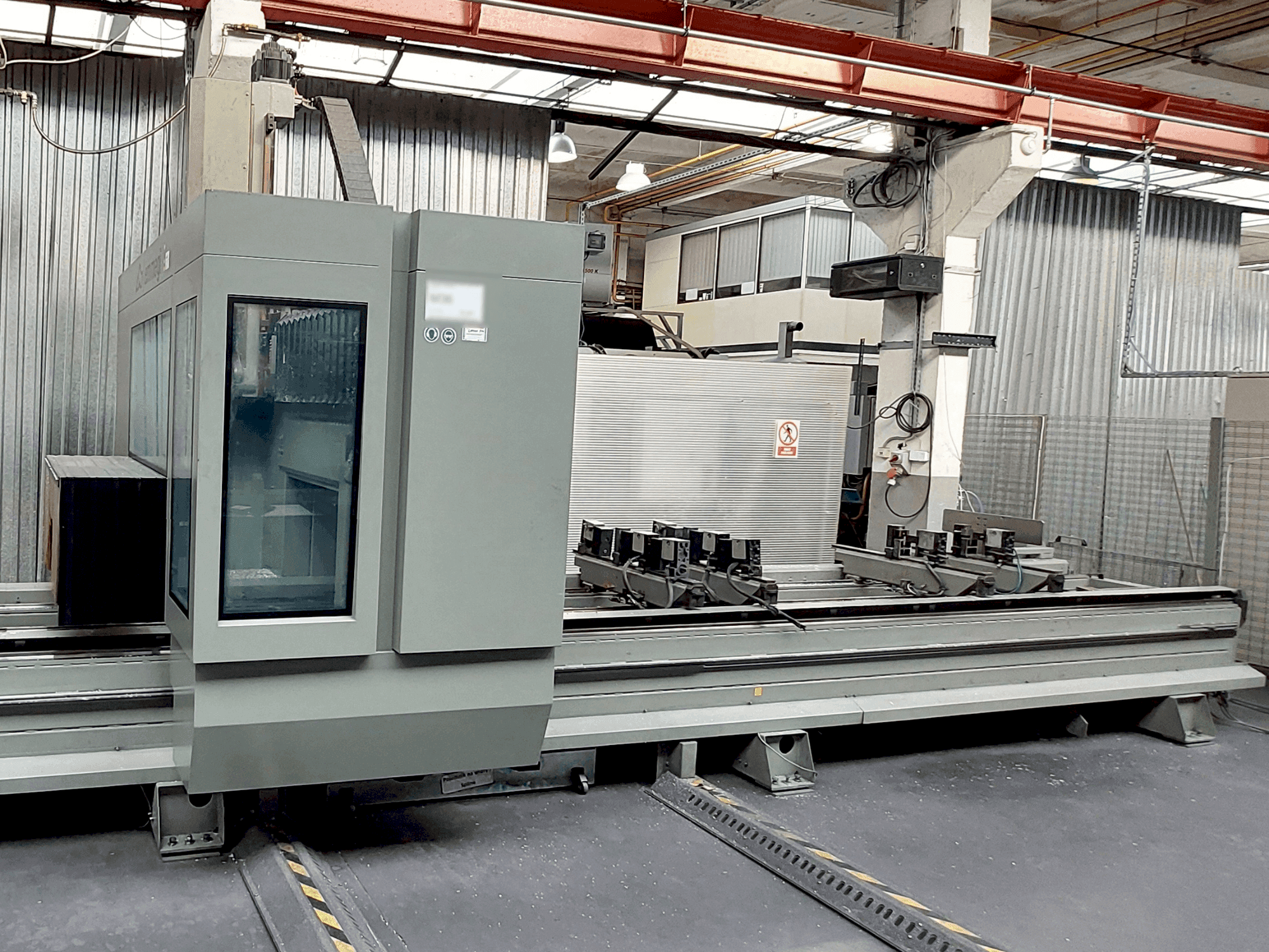 Čelní pohled na Emmegi Emmegi Diamant XL7700 stroj