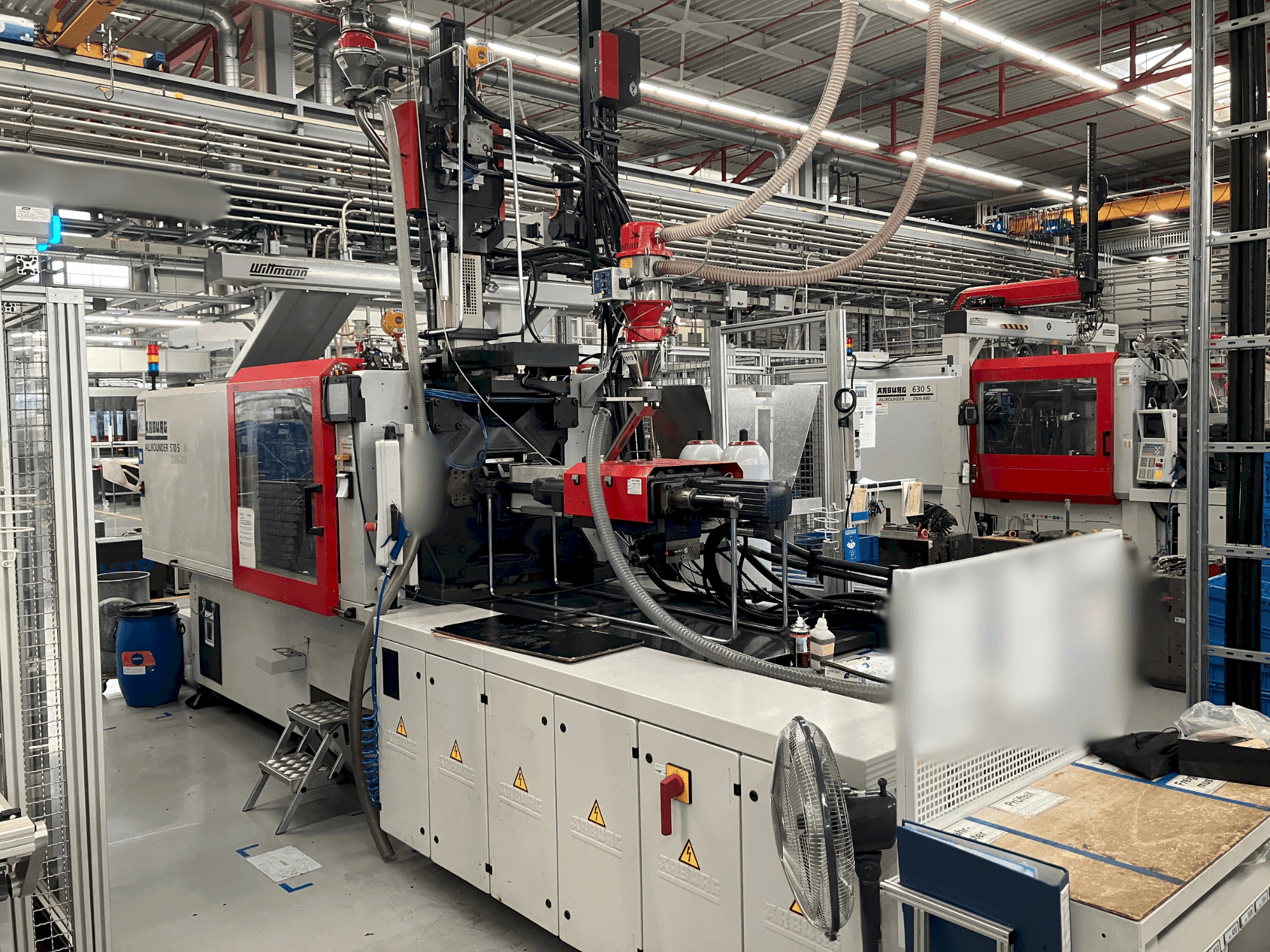 Čelní pohled na Arburg Allrounder 570 S 2200-290 / 170 stroj