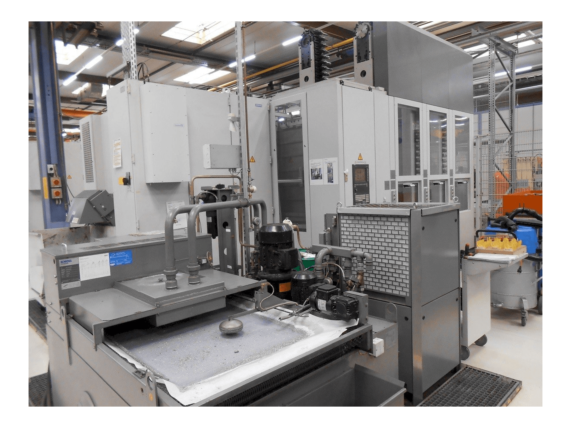 Čelní pohled na Heckert HEC 500 D XXL stroj