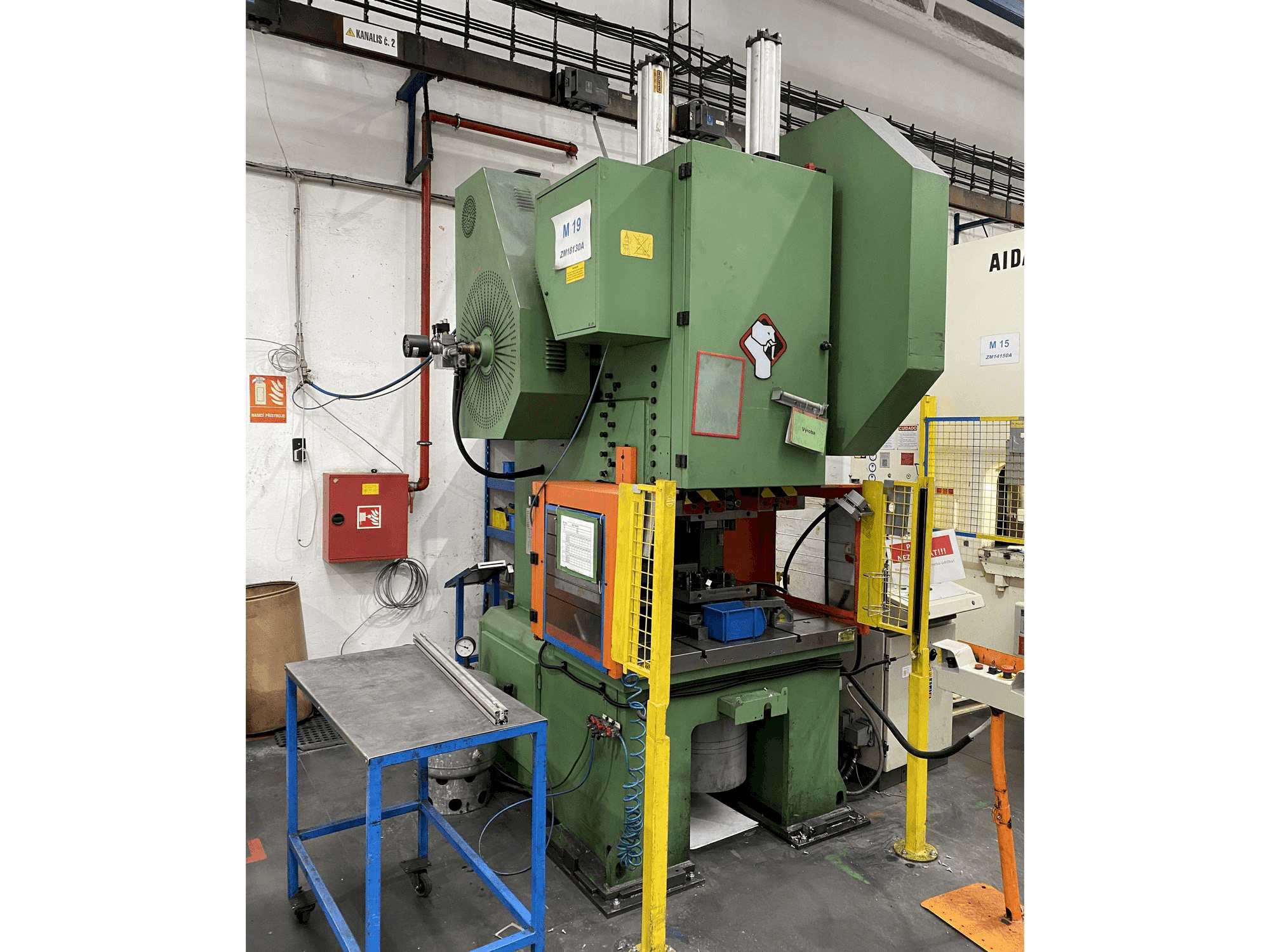 Čelní pohled na SANGIACOMO T 130R CE stroj