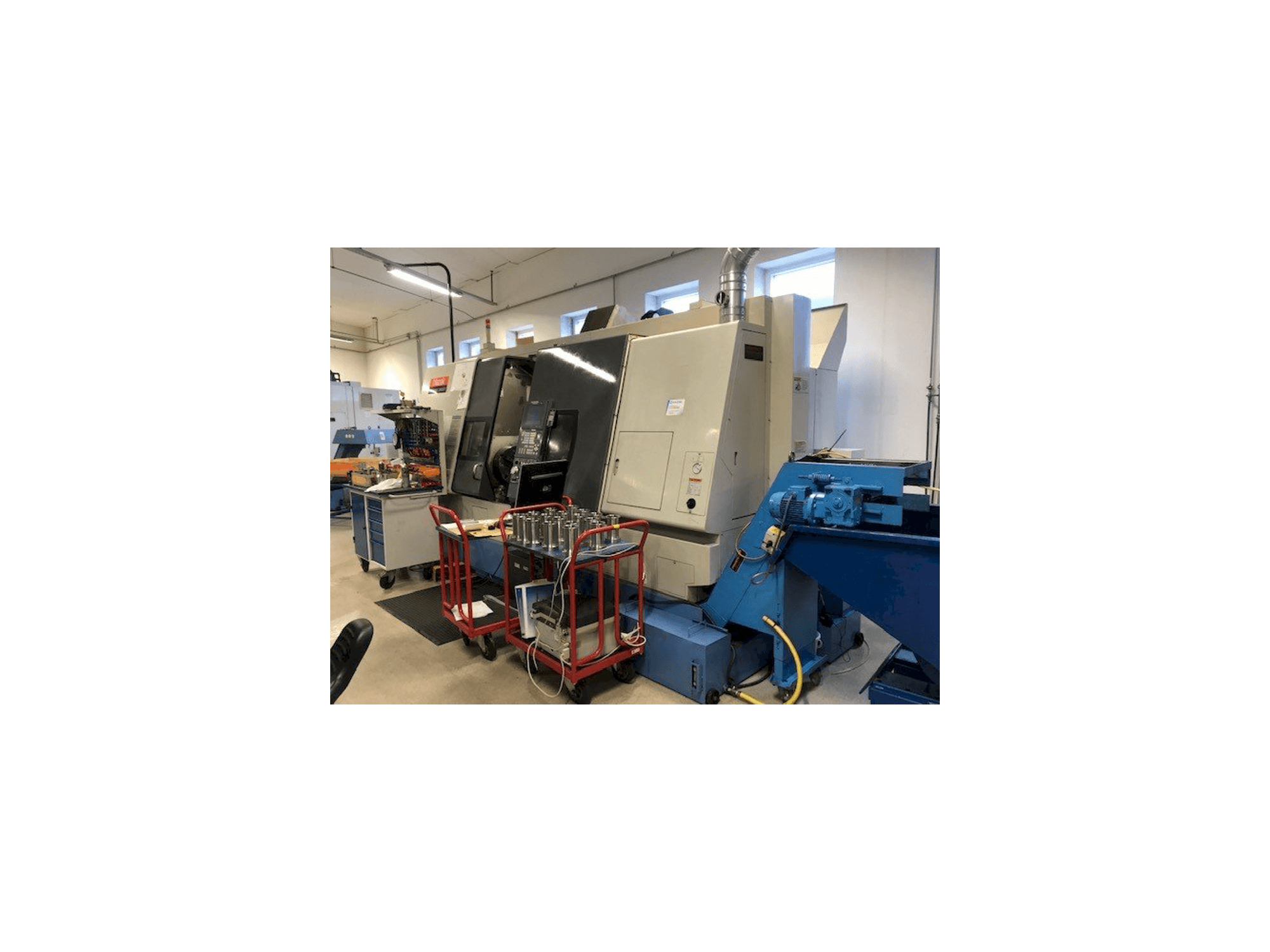 Čelní pohled na Mazak Integrex 300SY stroj