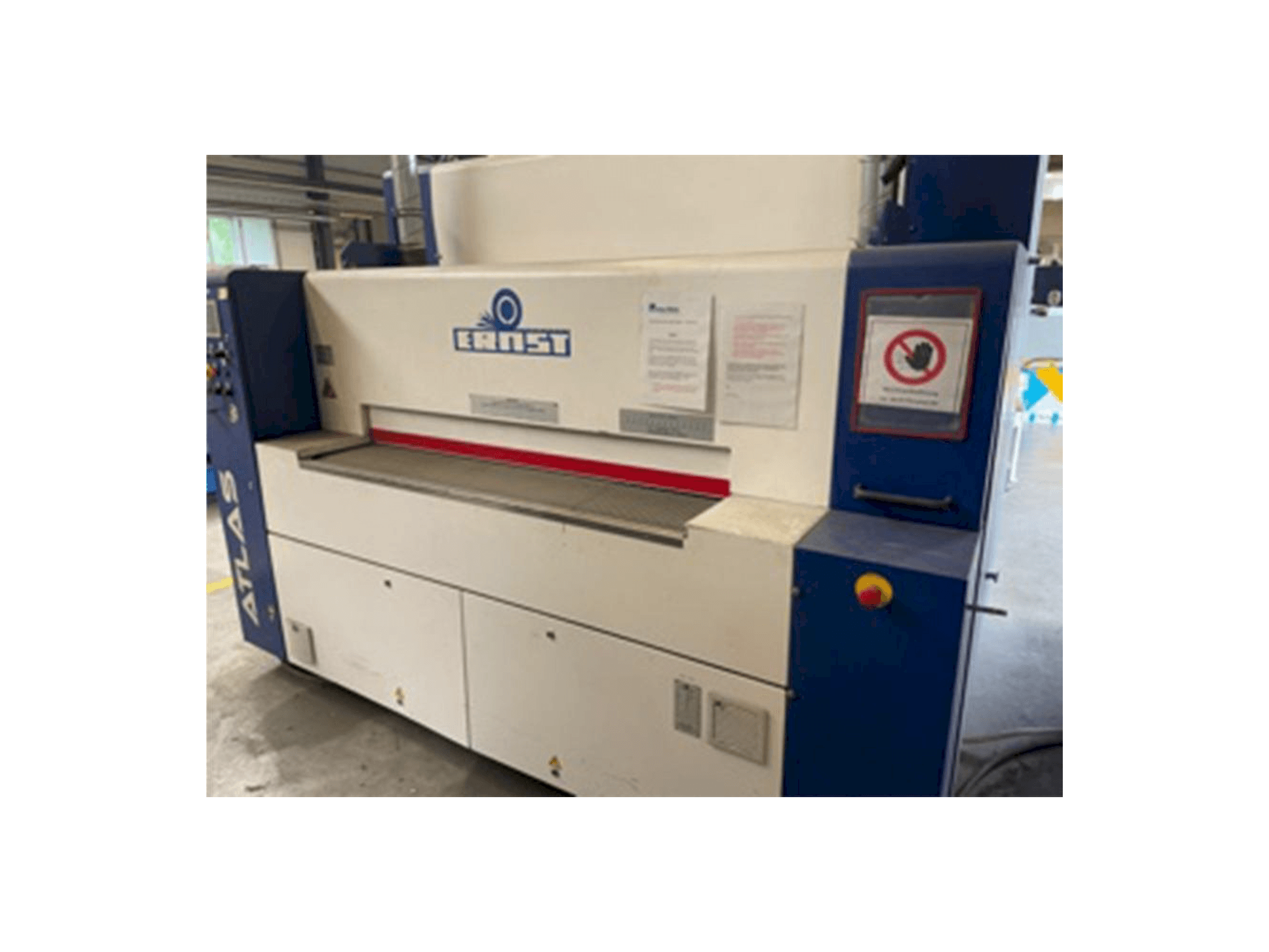 Čelní pohled na ERNST ATLAS ES stroj