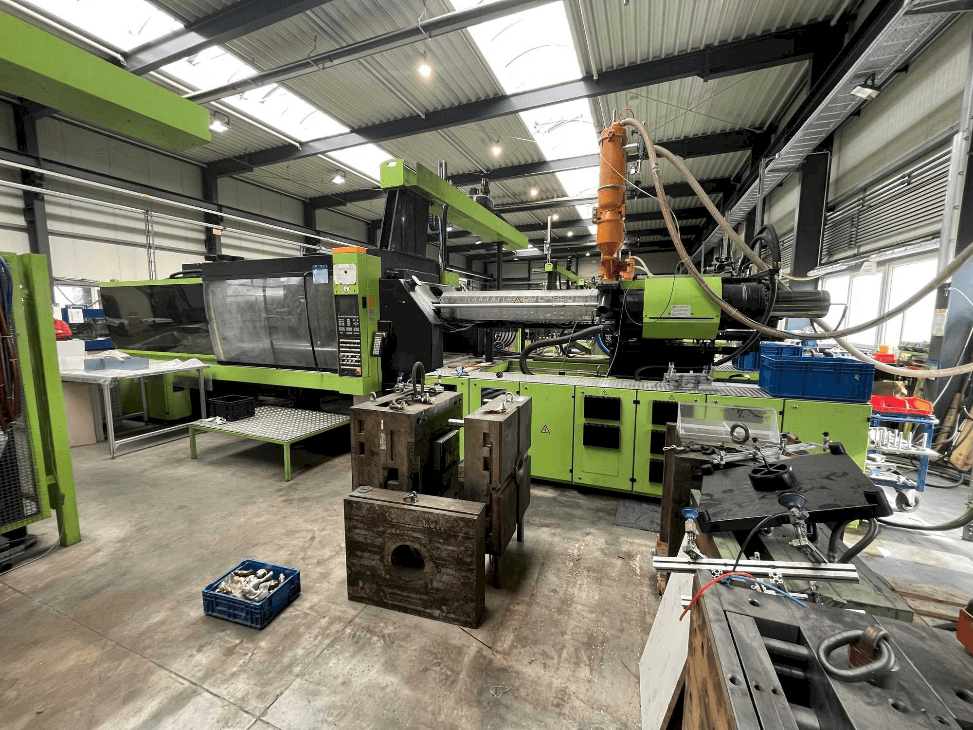 Čelní pohled na Engel ES 5550/600 HL-V stroj