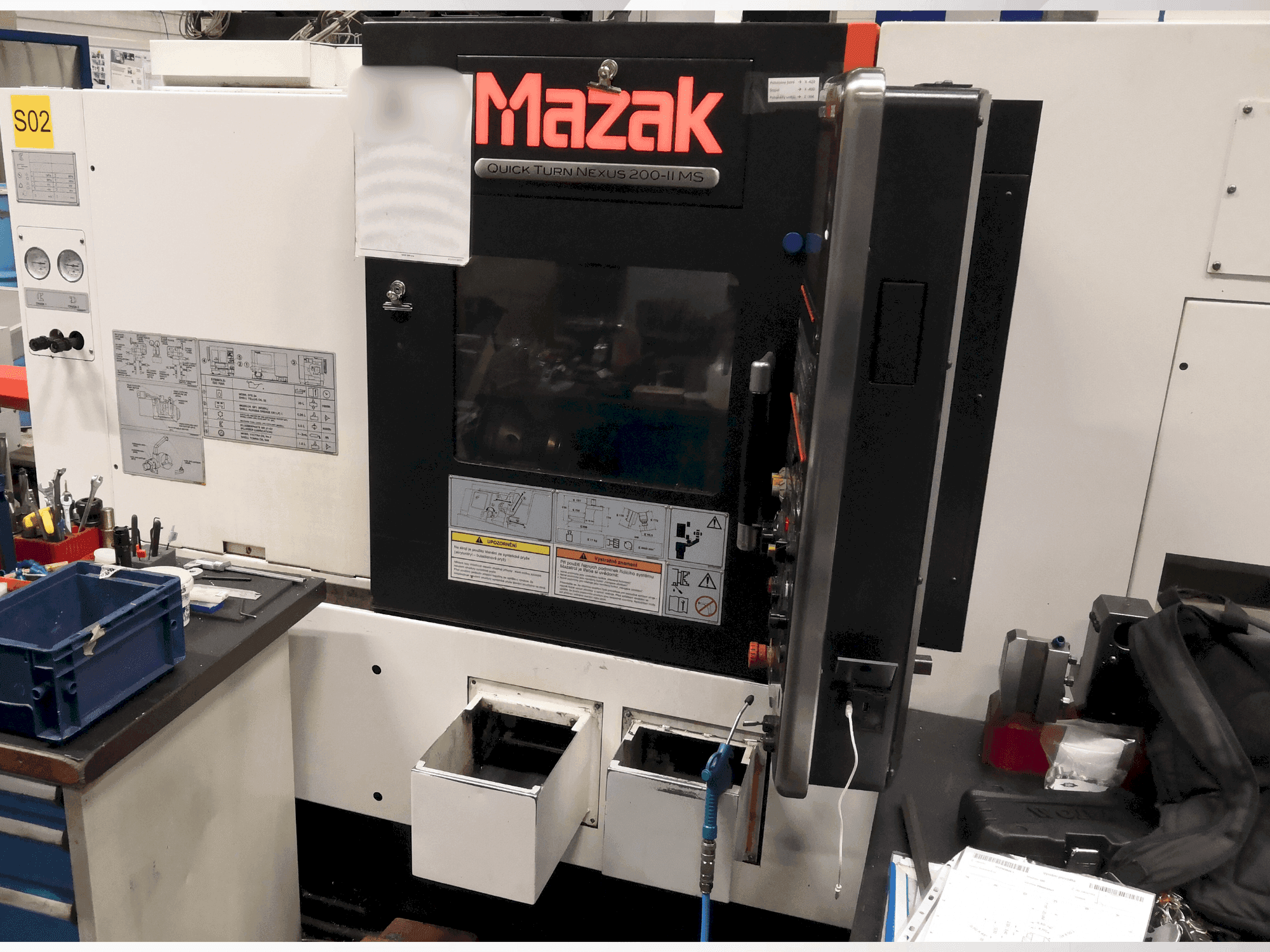 Čelní pohled na Mazak Quickturn Nexus 200-II MS stroj