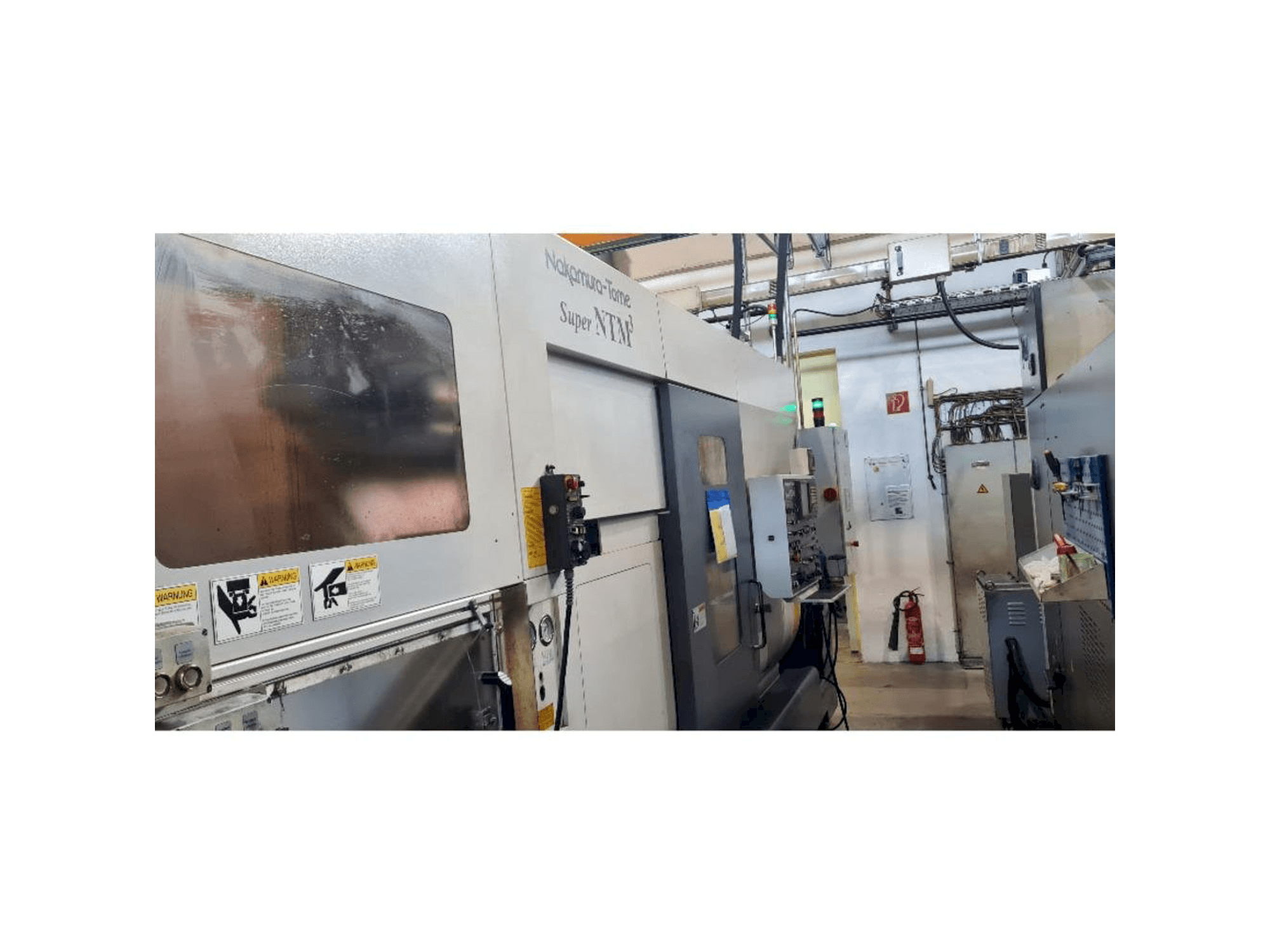 Čelní pohled na NAKAMURA Super NTM³ stroj