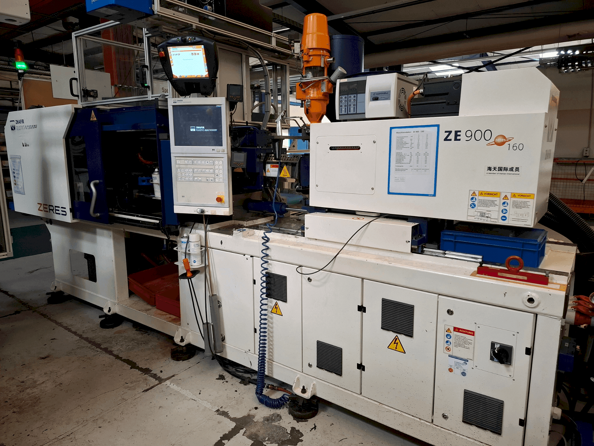 Čelní pohled na HAITIAN ZHAFIR Zeres 900/160 stroj