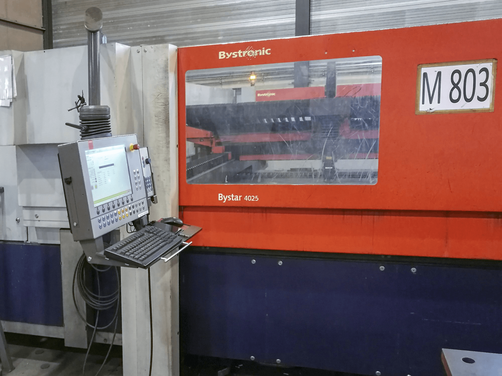 Čelní pohled na Bystronic Bystar 4025 NT 80 stroj