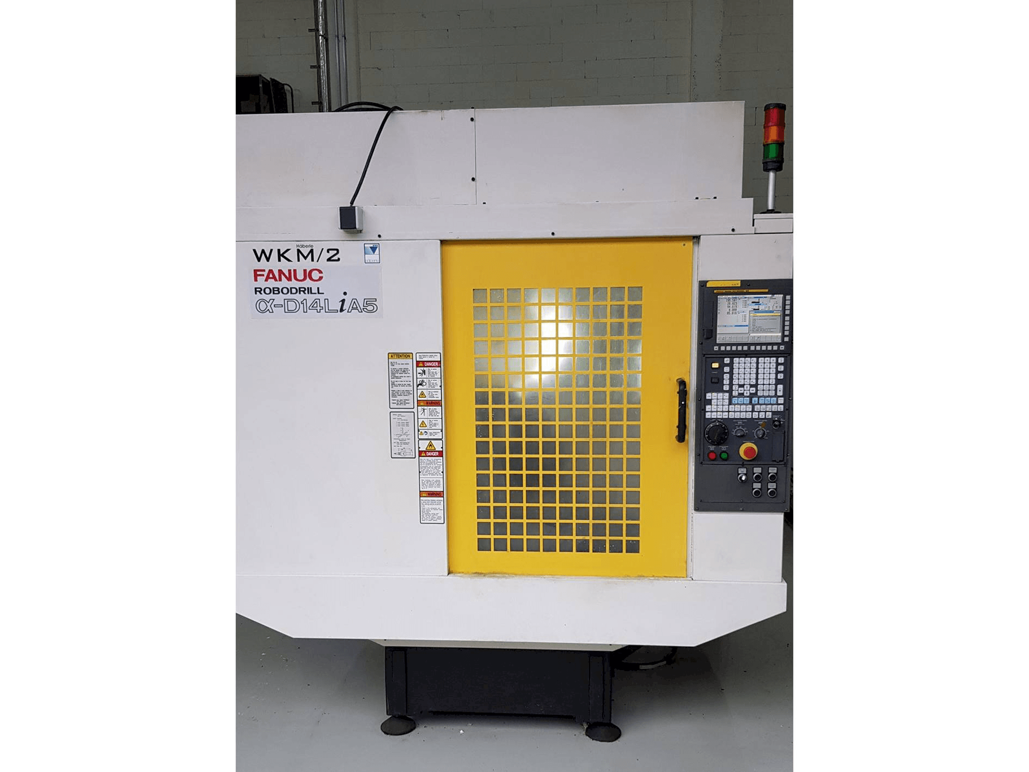 Čelní pohled na FANUC Robodrill a-D14LiA5 stroj
