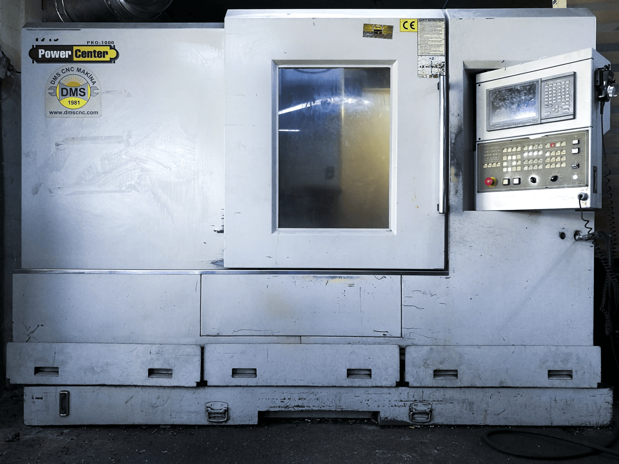 Čelní pohled na Hartford PRO1000S stroj