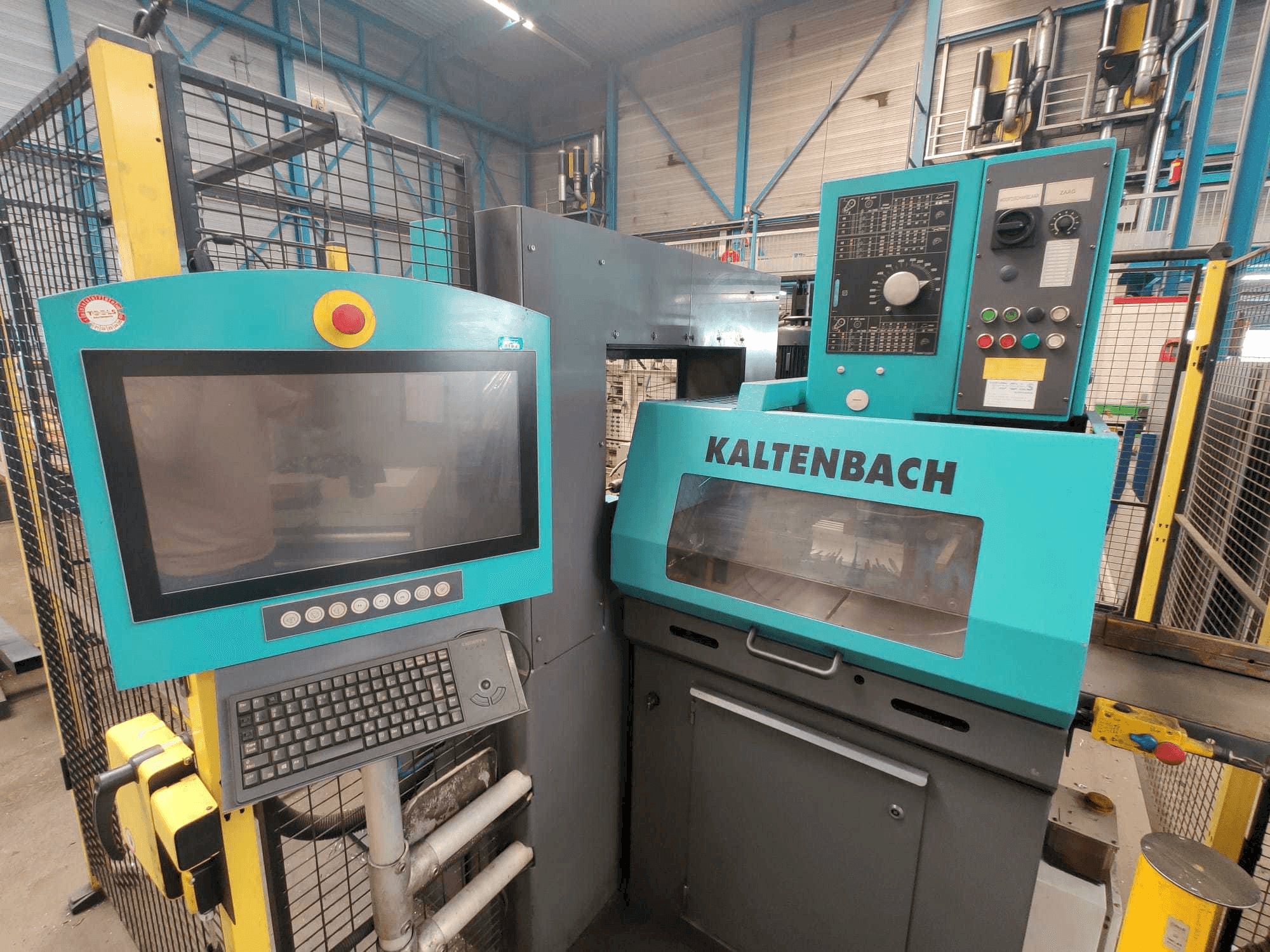 Čelní pohled na KALTENBACH KKS 450 + KBT 142 stroj