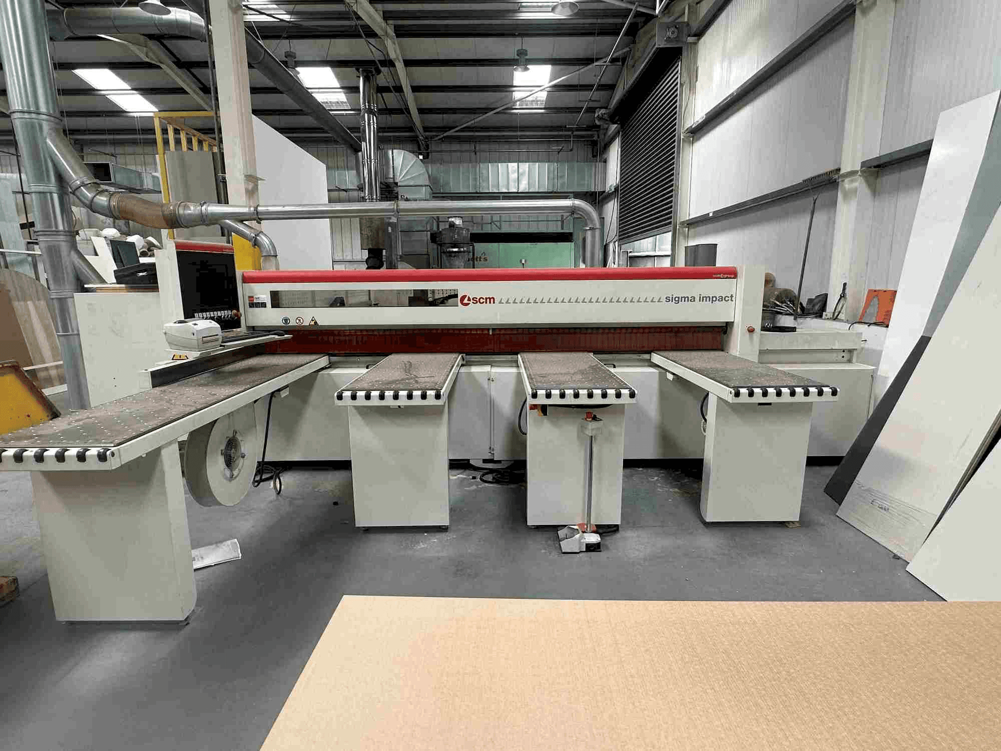 Čelní pohled na SCM Sigma Impact 90 stroj