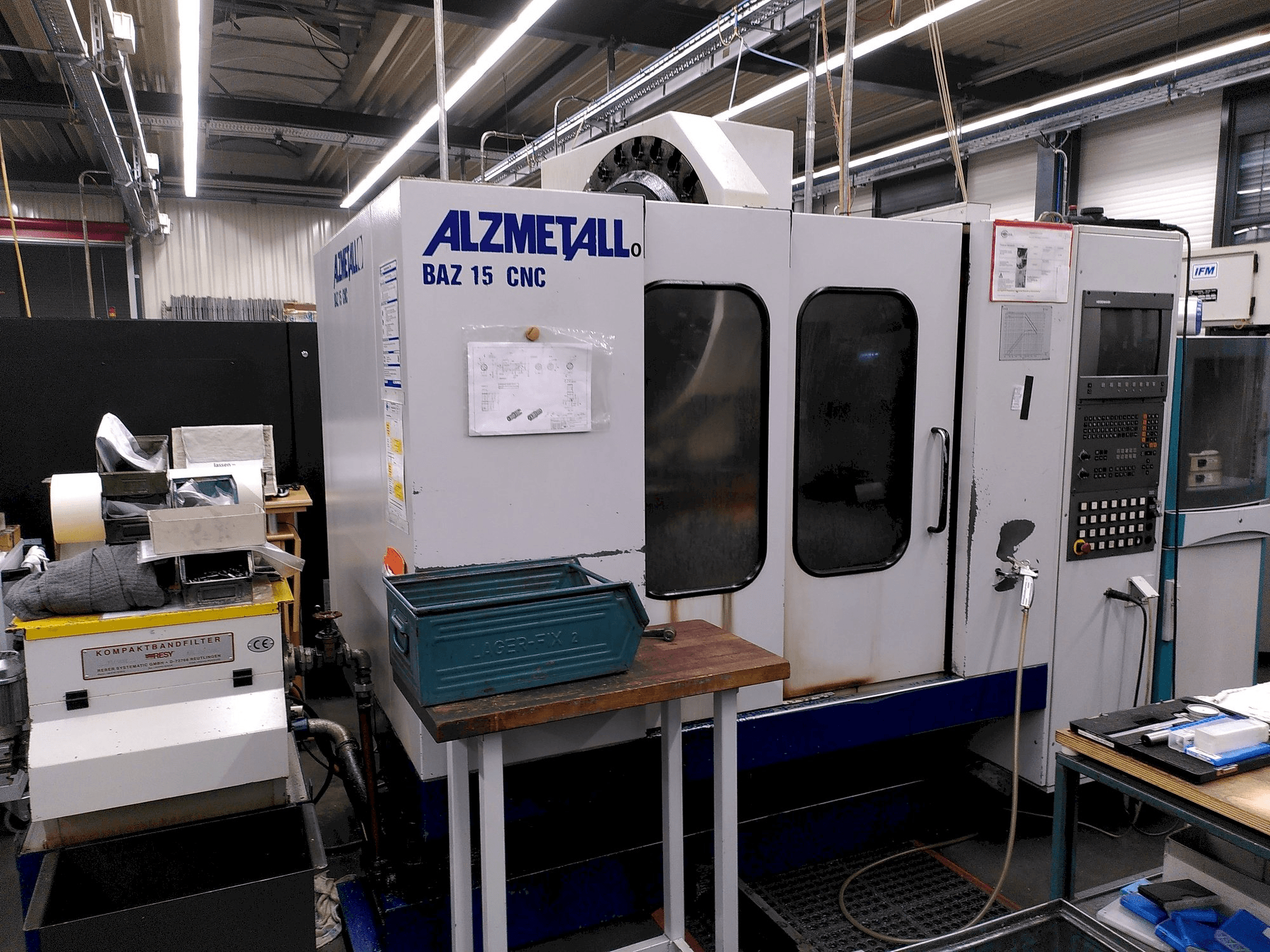Čelní pohled na Alzmetall BAZ 15 CNC stroj