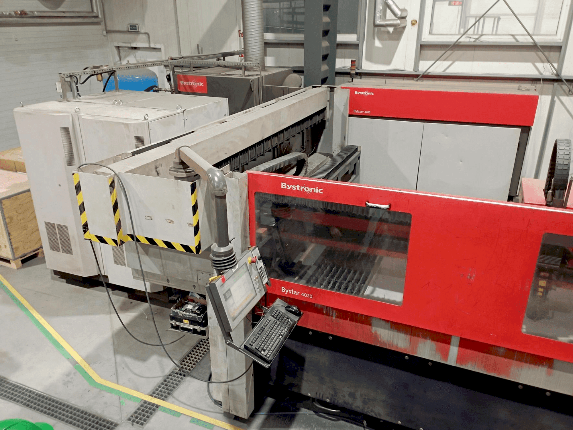 Čelní pohled na Bystronic ByStar 4020 with ByLaser 4400 stroj
