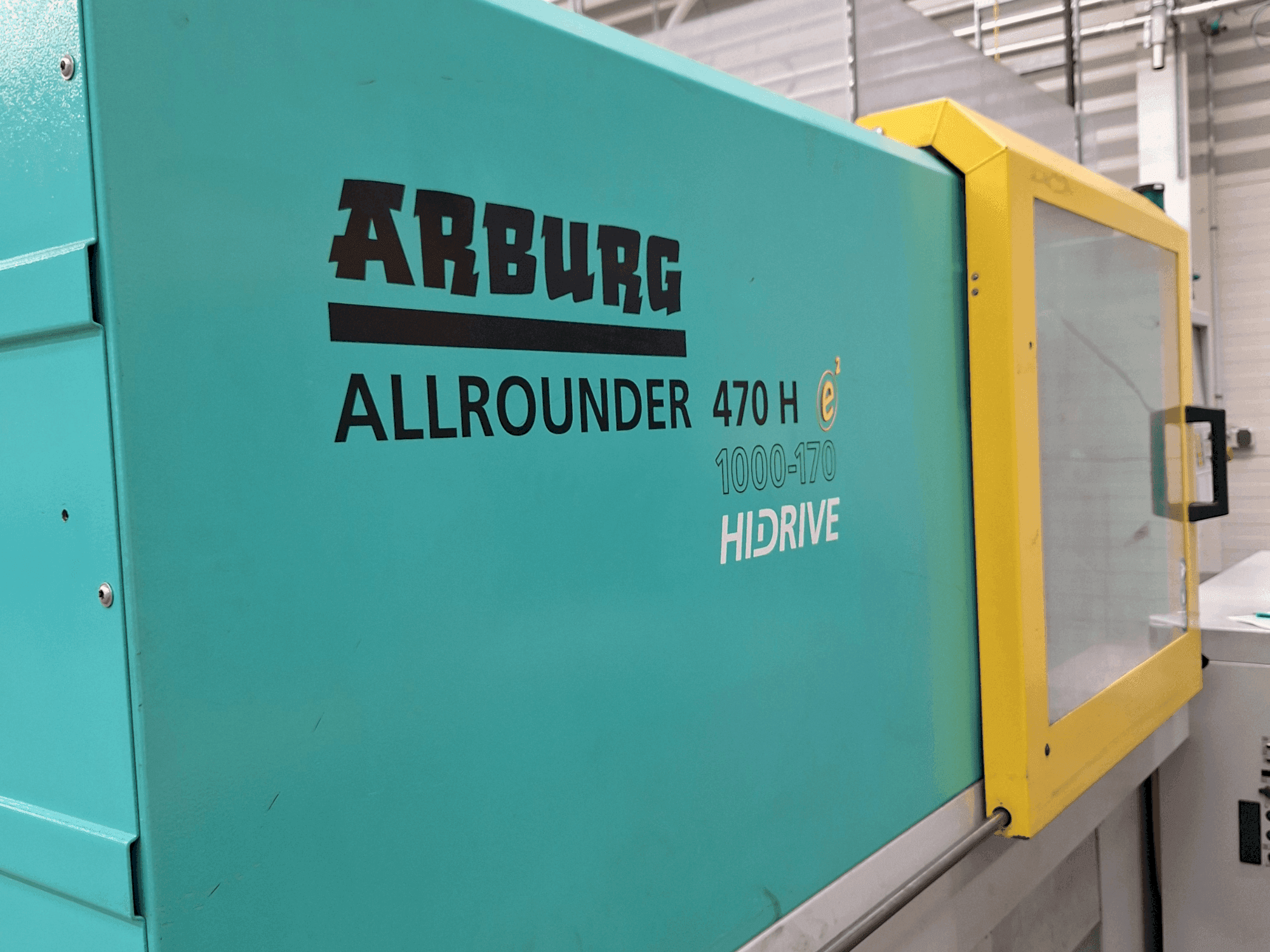 Čelní pohled na Arburg 470 H 1000-170 stroj