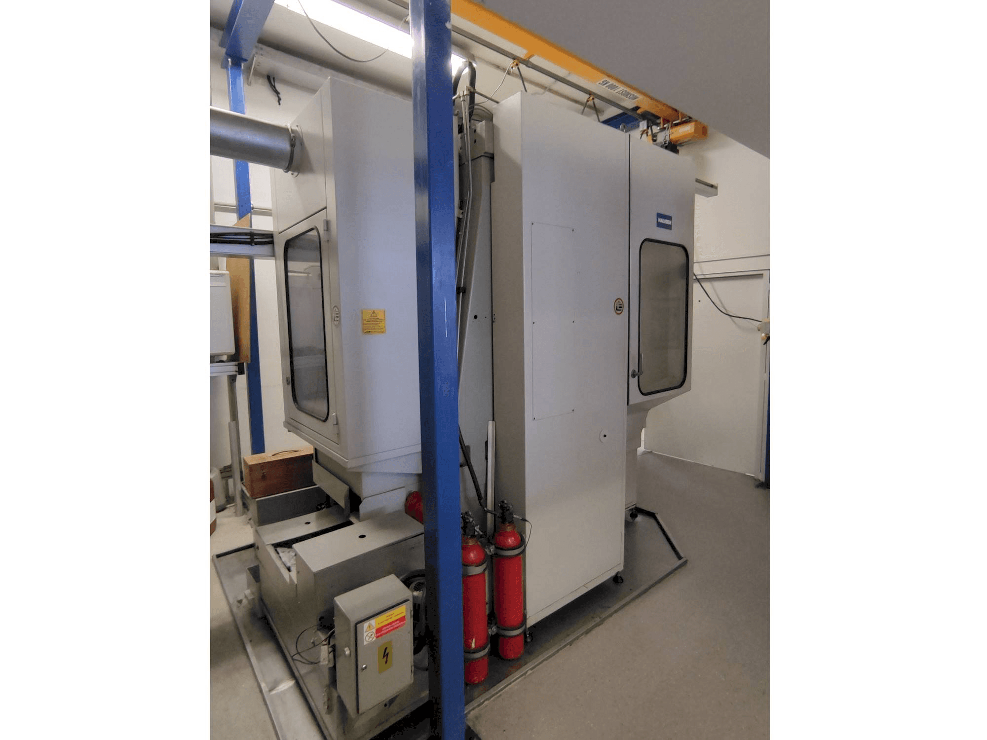 Čelní pohled na HAUSER S40 stroj