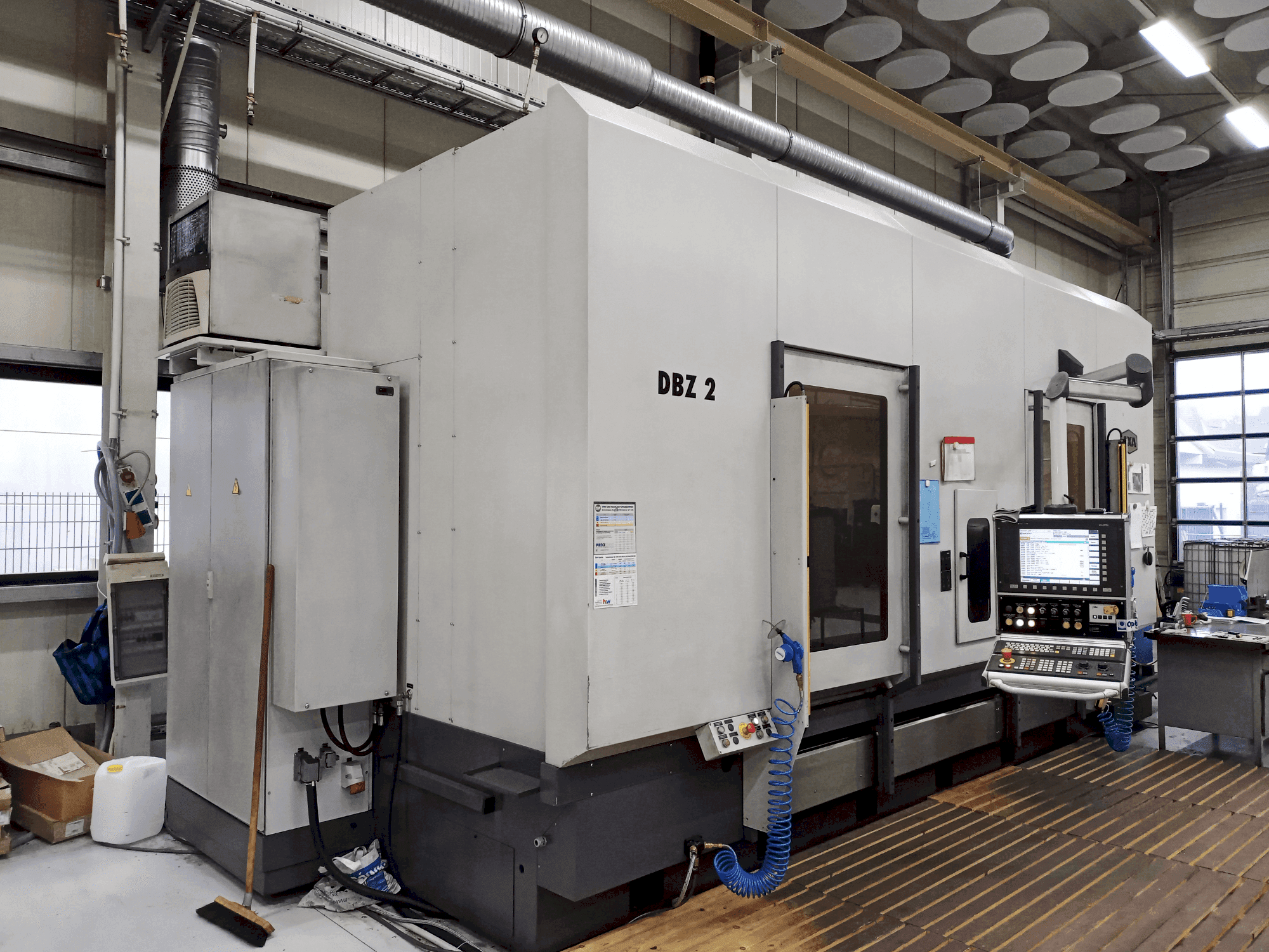 Čelní pohled na AXA DBZ 2 / 50 stroj