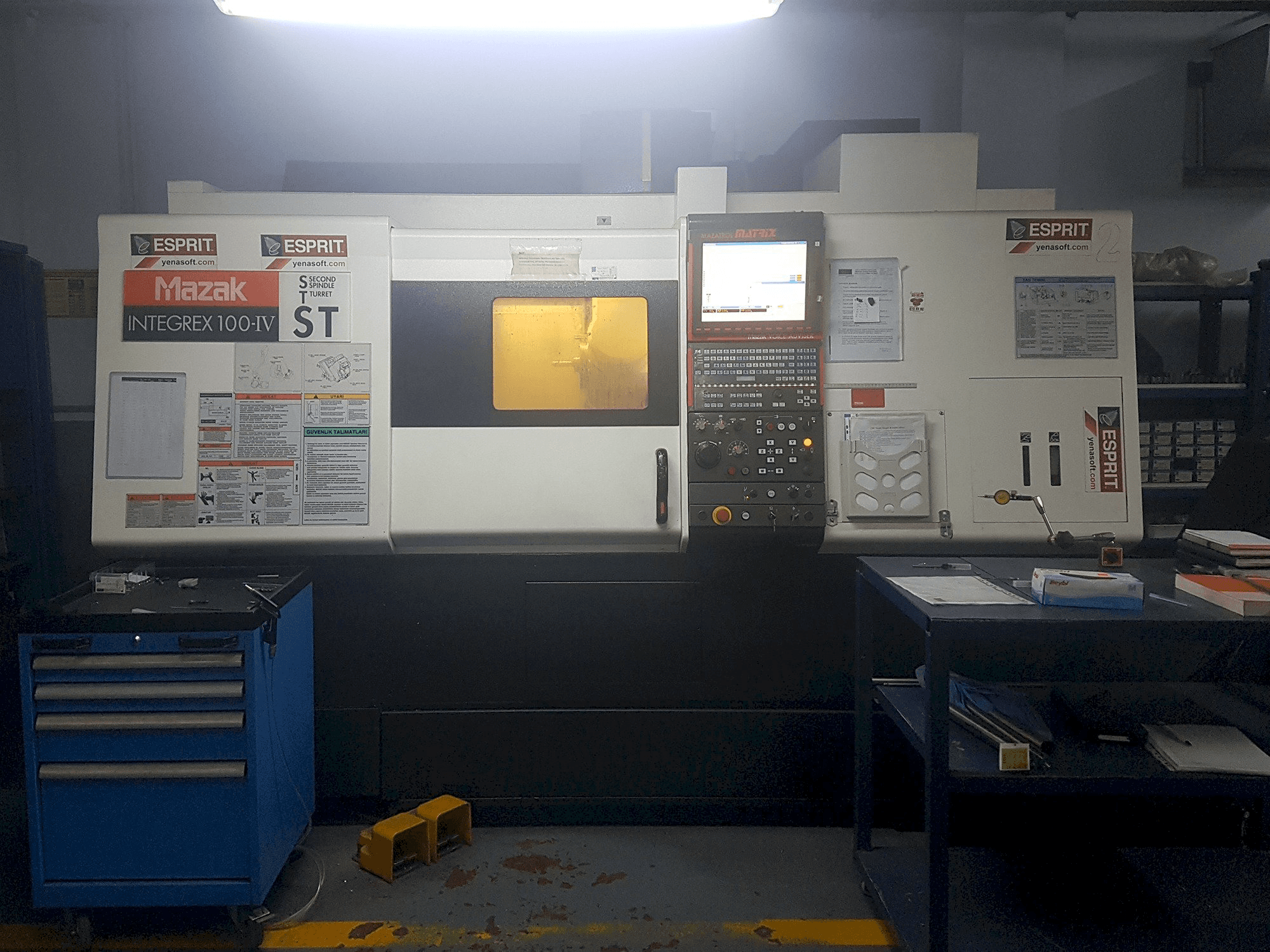 Čelní pohled na Mazak Integrex 100-IV stroj