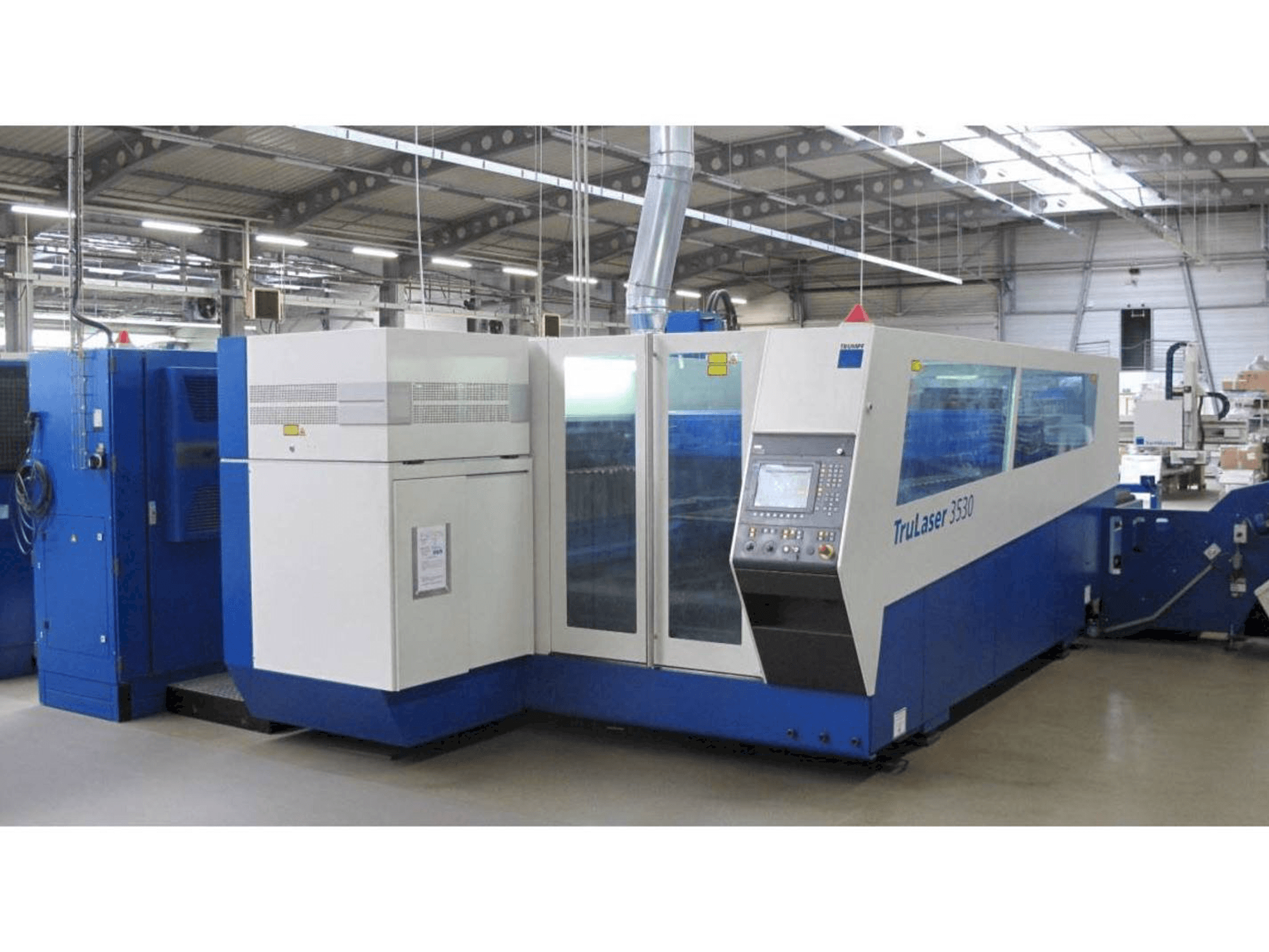 Čelní pohled na Trumpf TruLaser 3530 + Lift Master stroj