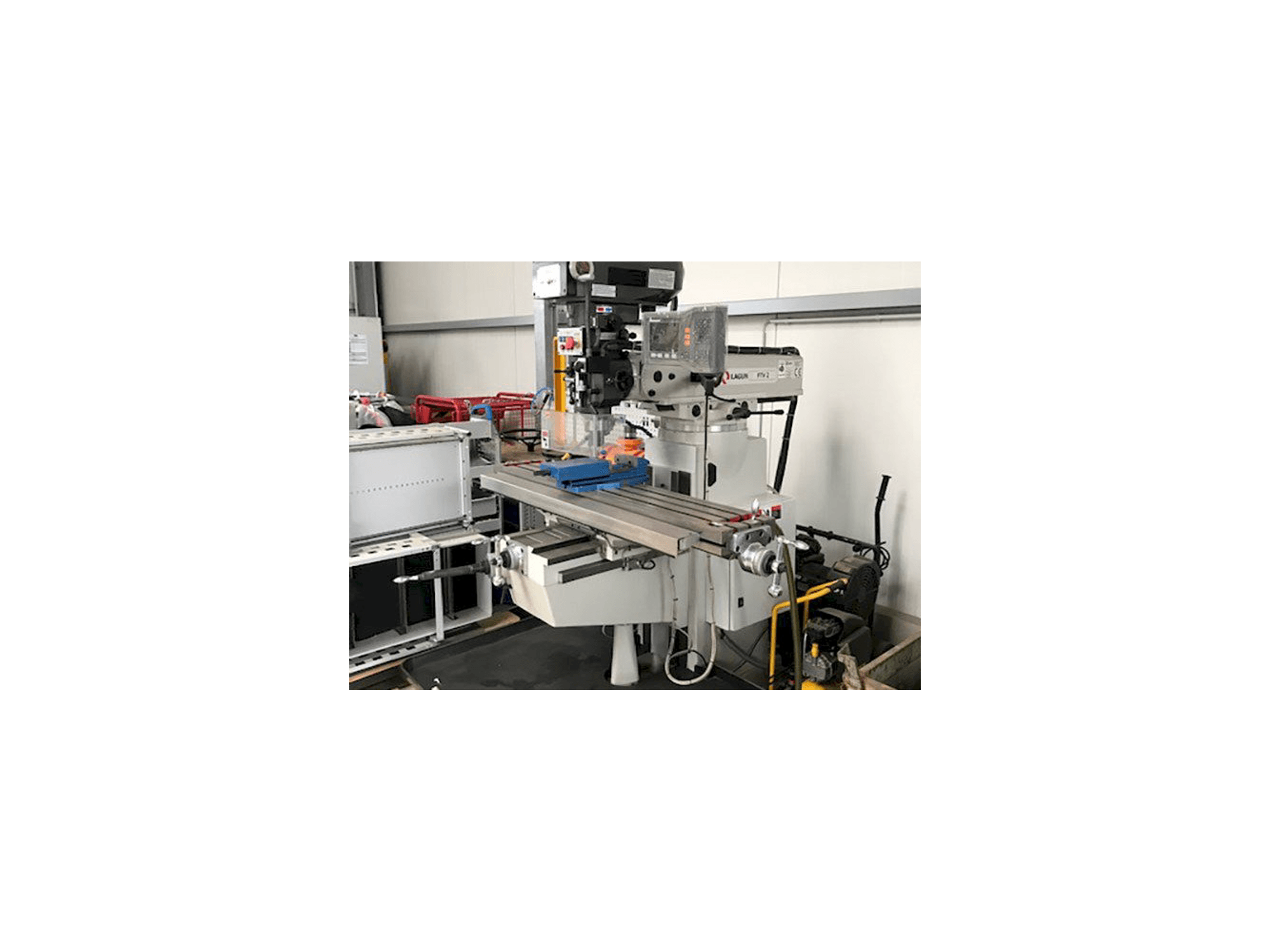 Čelní pohled na LAGUN FTV2 stroj