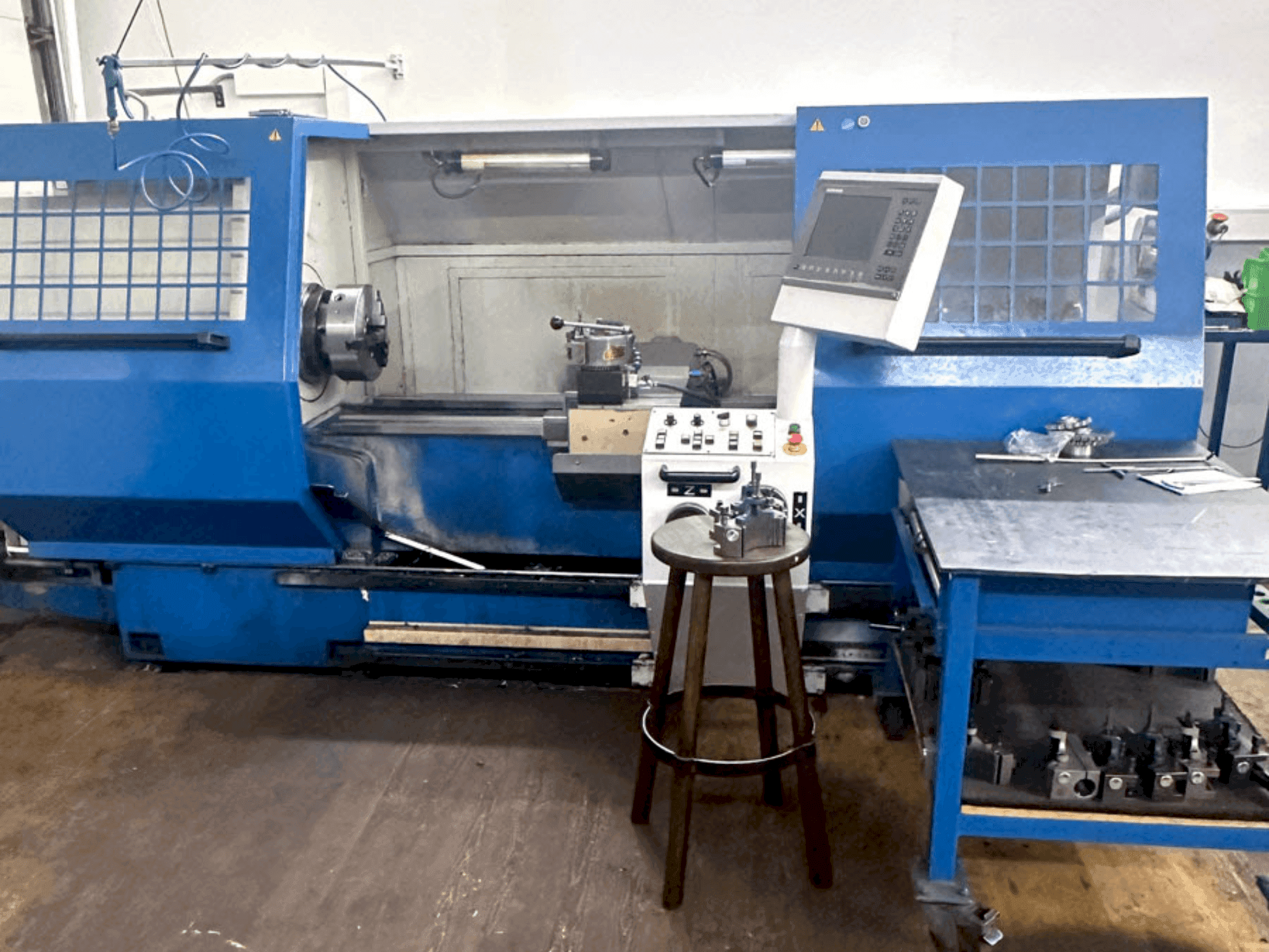 Čelní pohled na VOJUS Sotos 500/1500/CS stroj