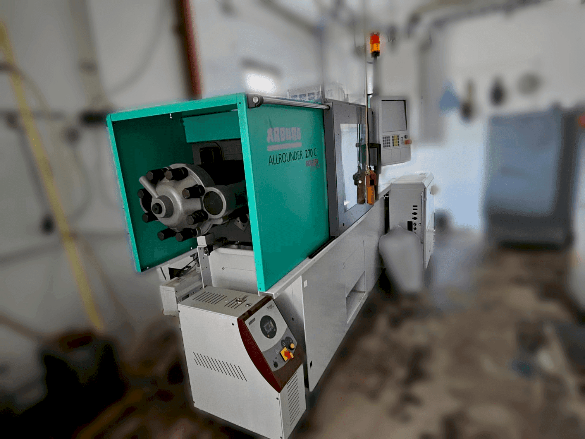 Boční pohled na Arburg 270 C 400-70 Golden Edition stroj