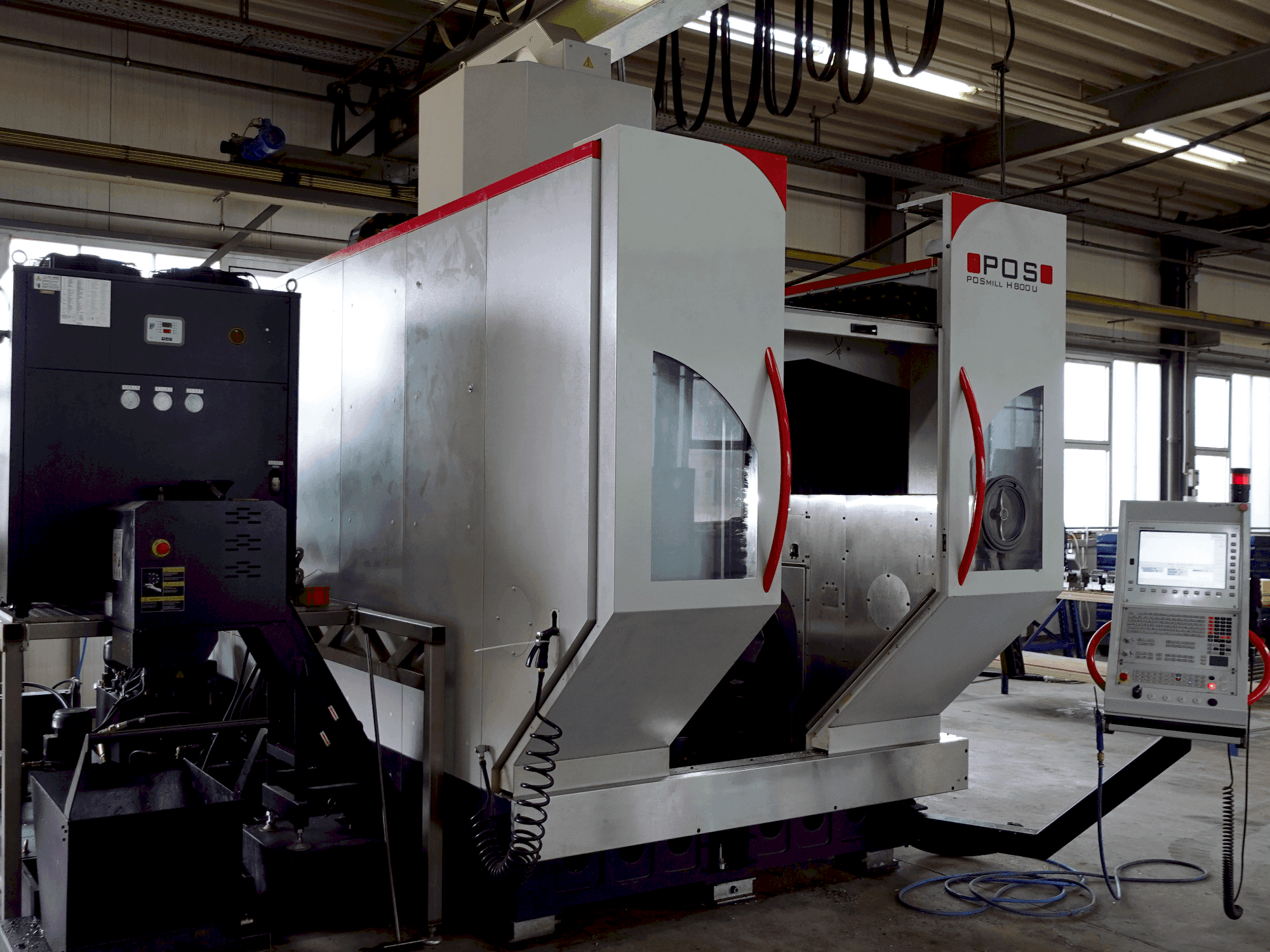 Čelní pohled na POSmill H 800 U stroj