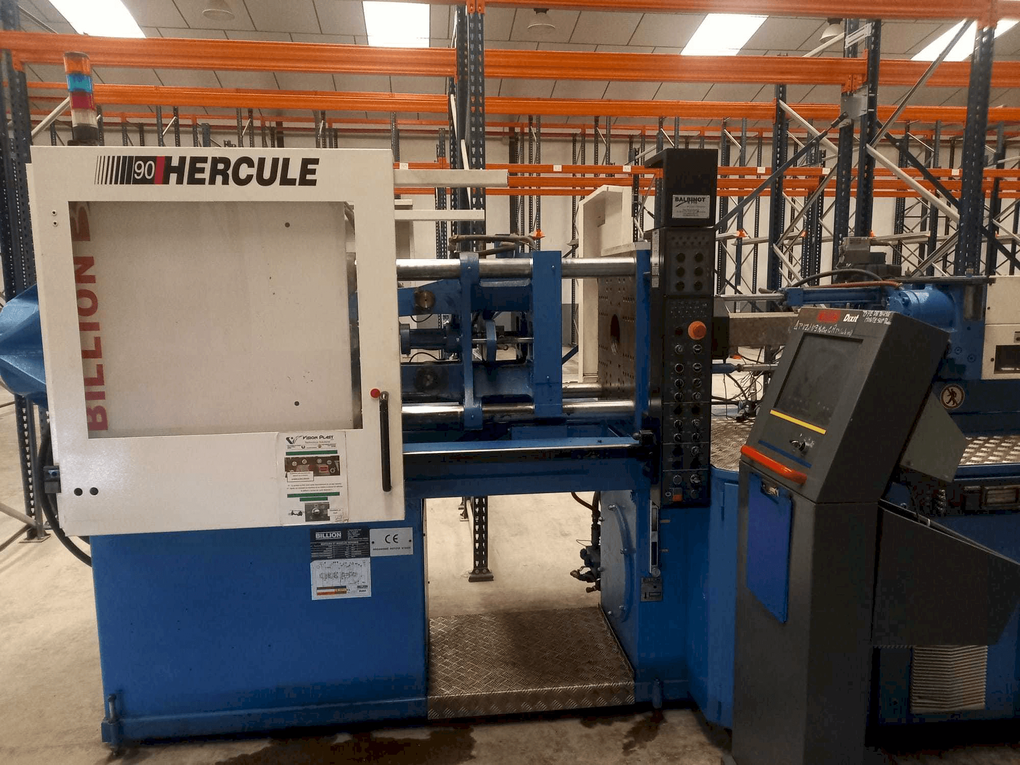 Čelní pohled na Billion H260/90 TP stroj