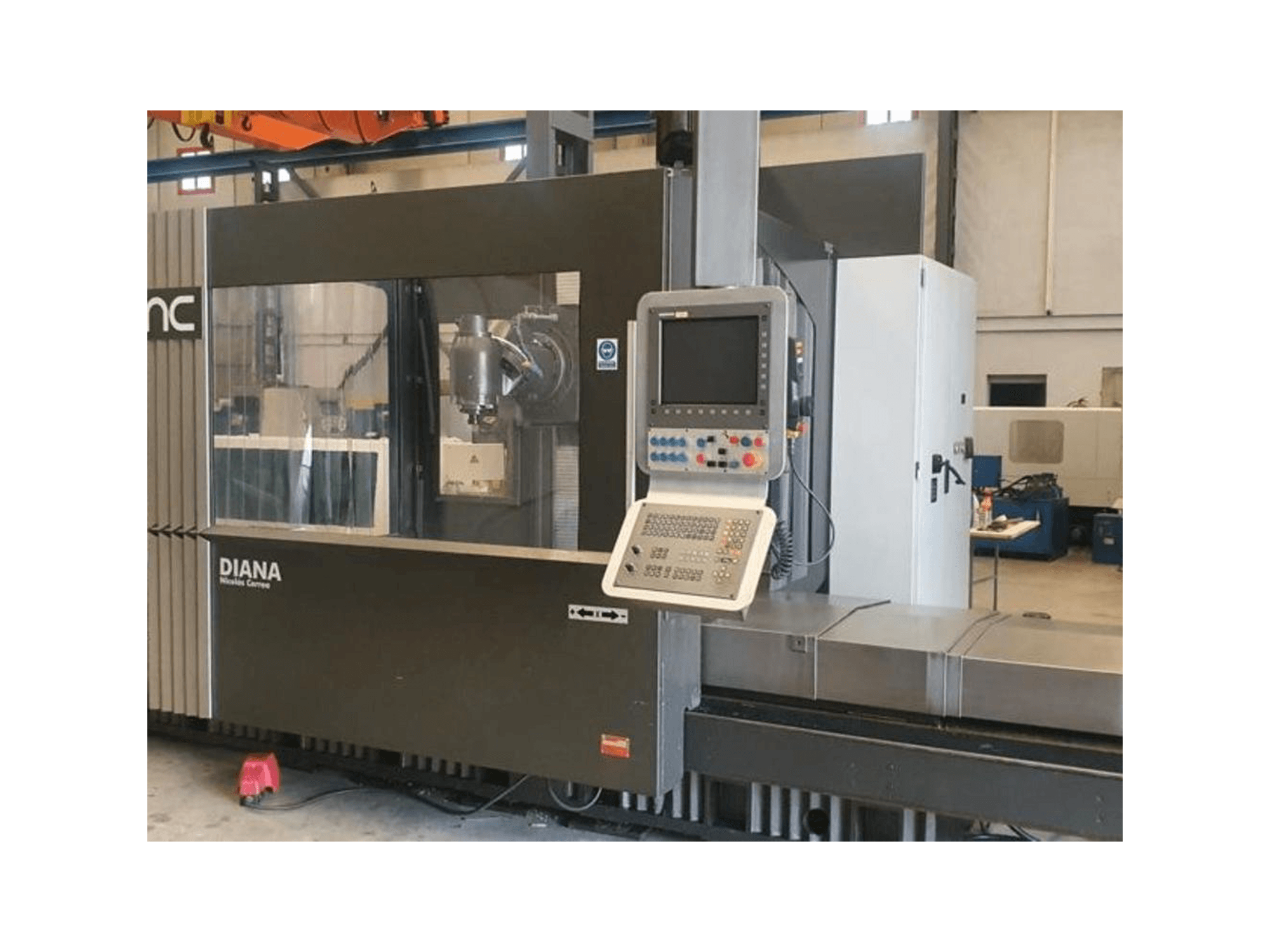 Čelní pohled na Nicolas Correa Prisma 20 stroj