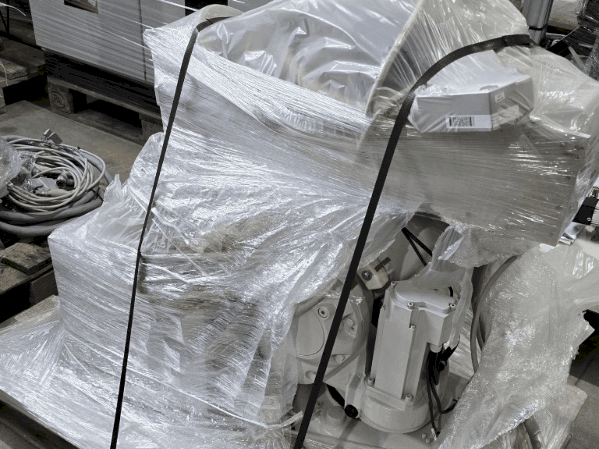 Čelní pohled na ABB IRB 140-6/0.8 stroj