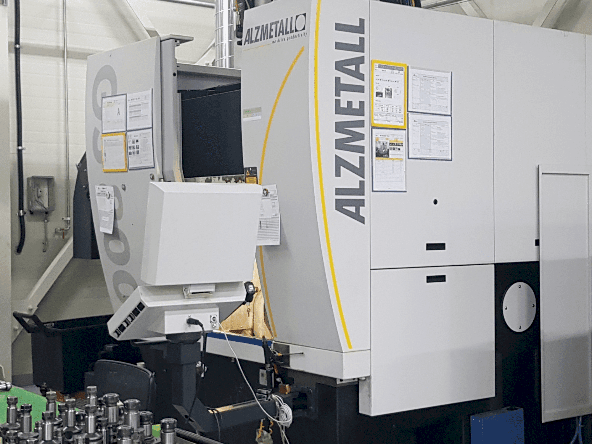 Čelní pohled na Alzmetall GS800/5-T stroj