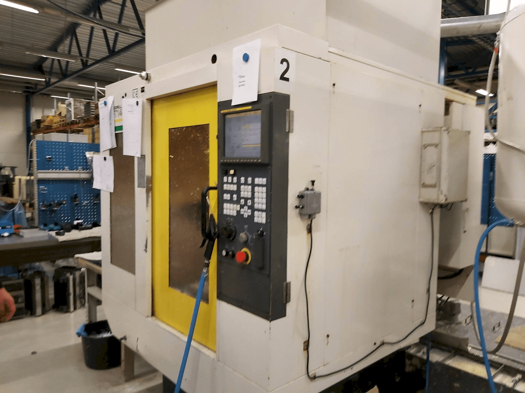 Čelní pohled na FANUC Robodrill alfa-T14iB stroj