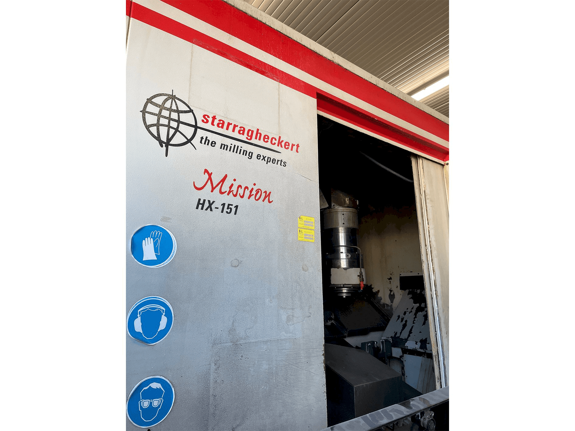 Čelní pohled na Starrag HX 151 (2004) stroj