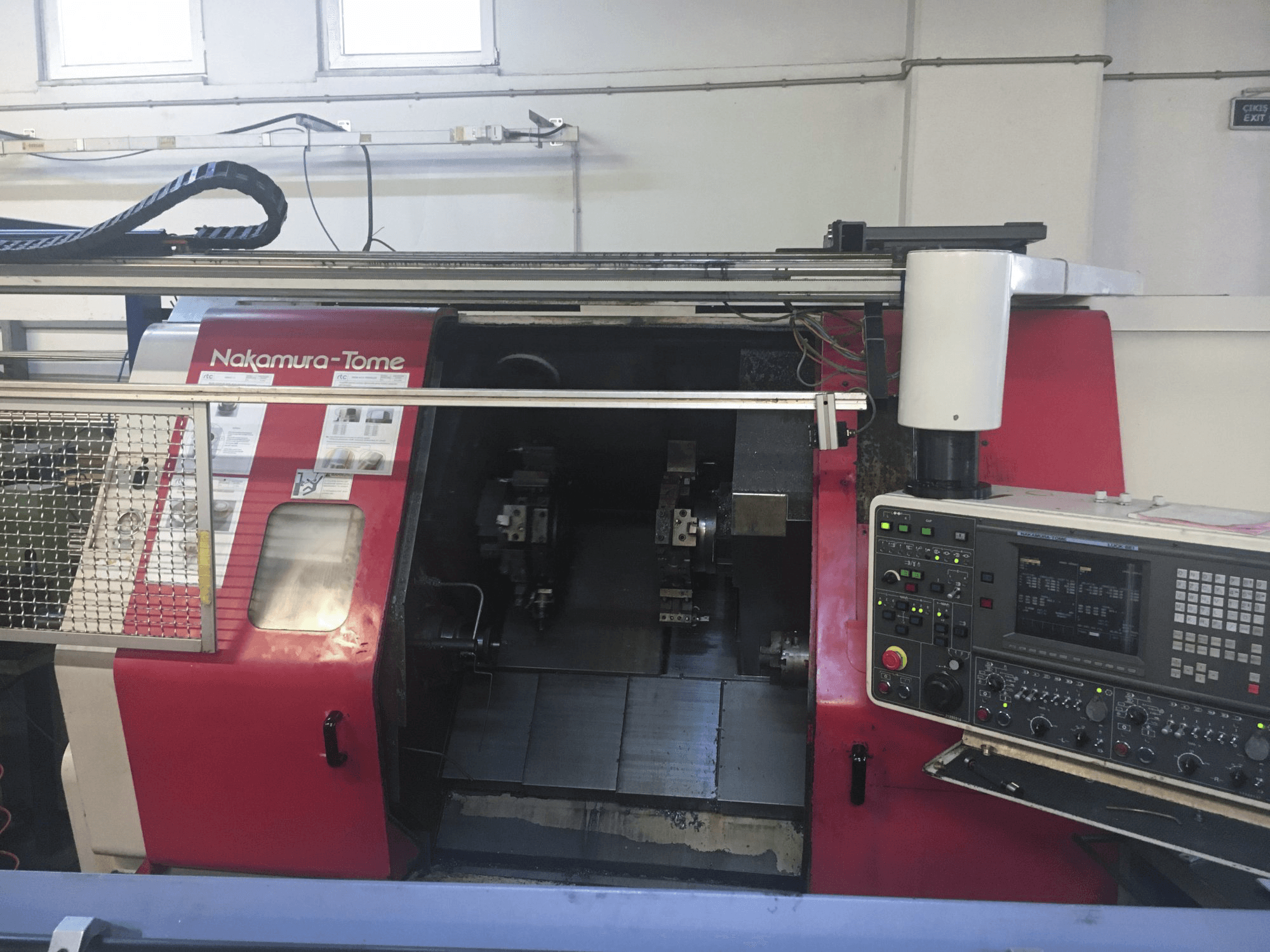 Čelní pohled 1 na NAKAMURA-TOME TW-20 MMY stroj