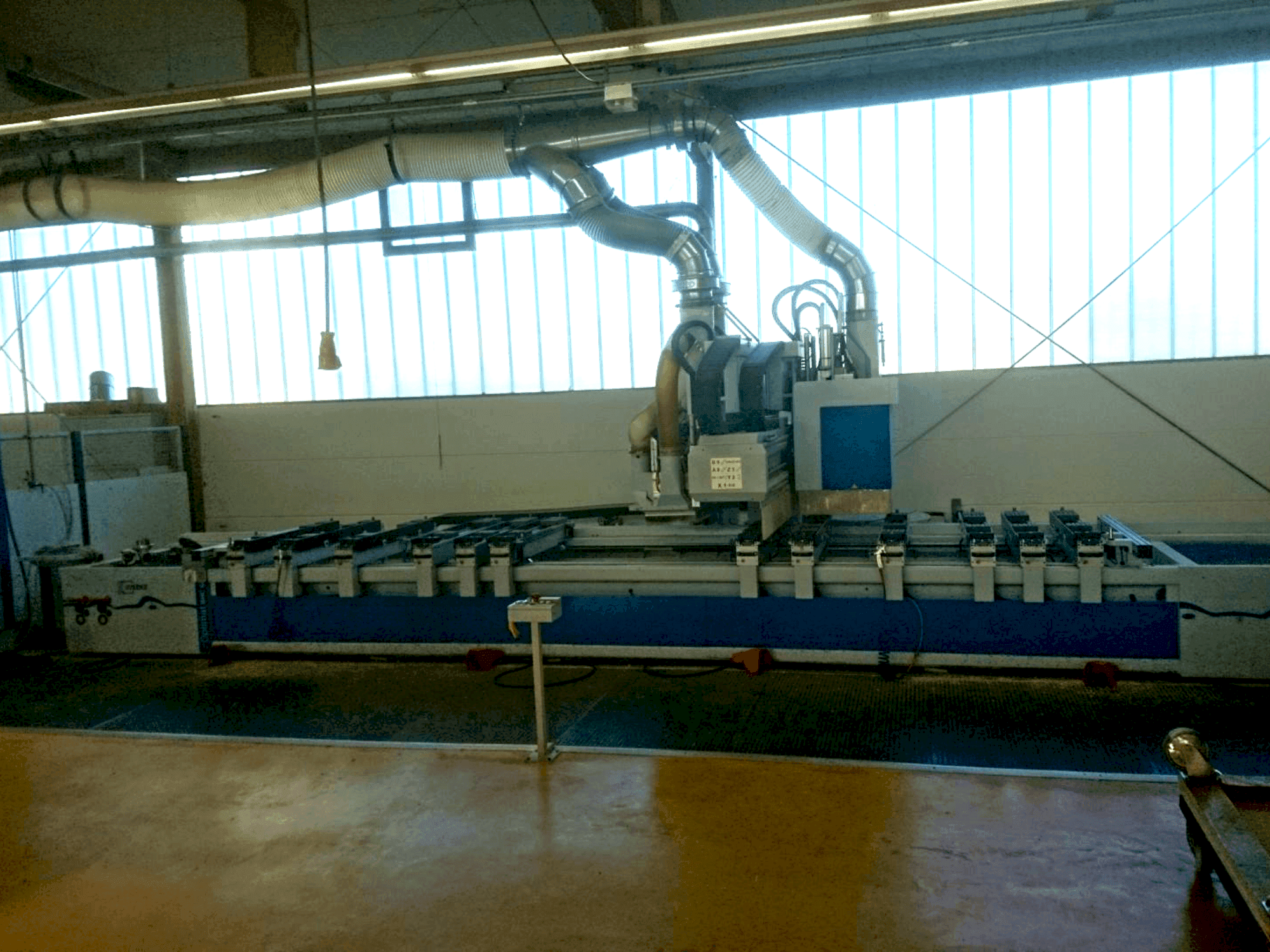 Čelní pohled na Weeke Optimat BHC 655 stroj