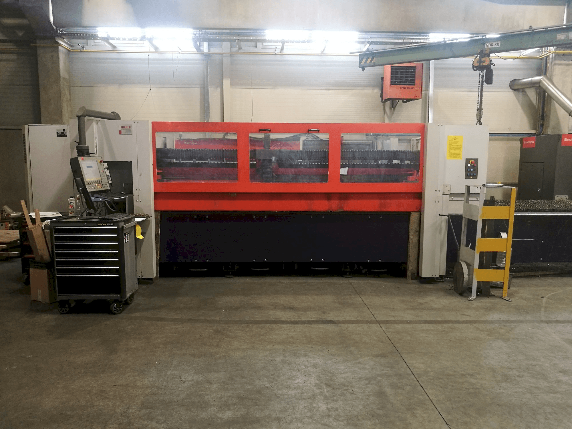 Čelní pohled na Bystronic Bystar 3015 stroj