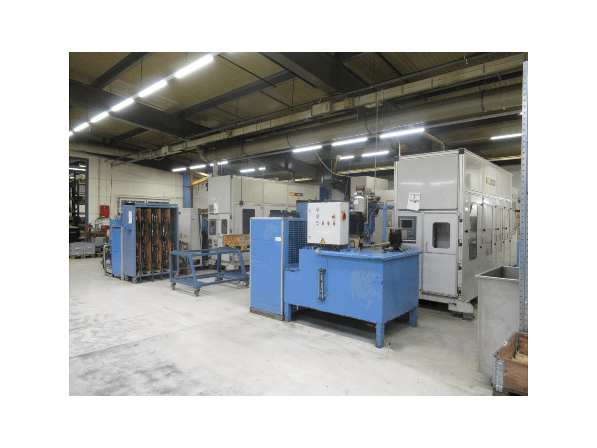 Čelní pohled na Mazak PALLETECH Automation System Production Line stroj