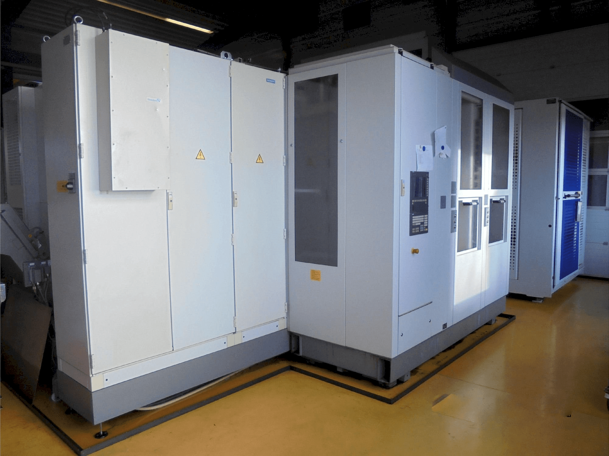 Čelní pohled na Heckert HEC500D XXL stroj