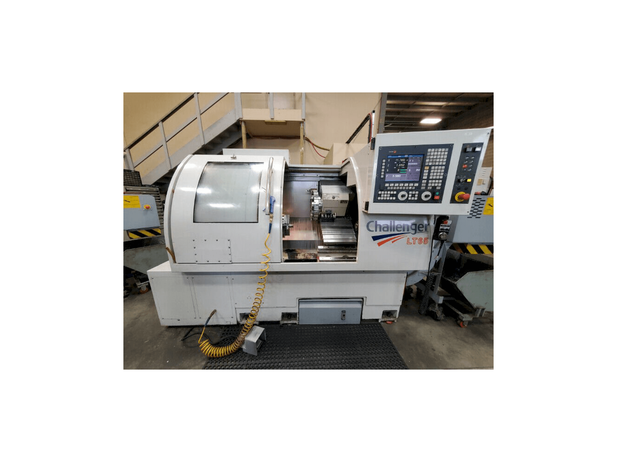 Čelní pohled na Modern LT-65 stroj