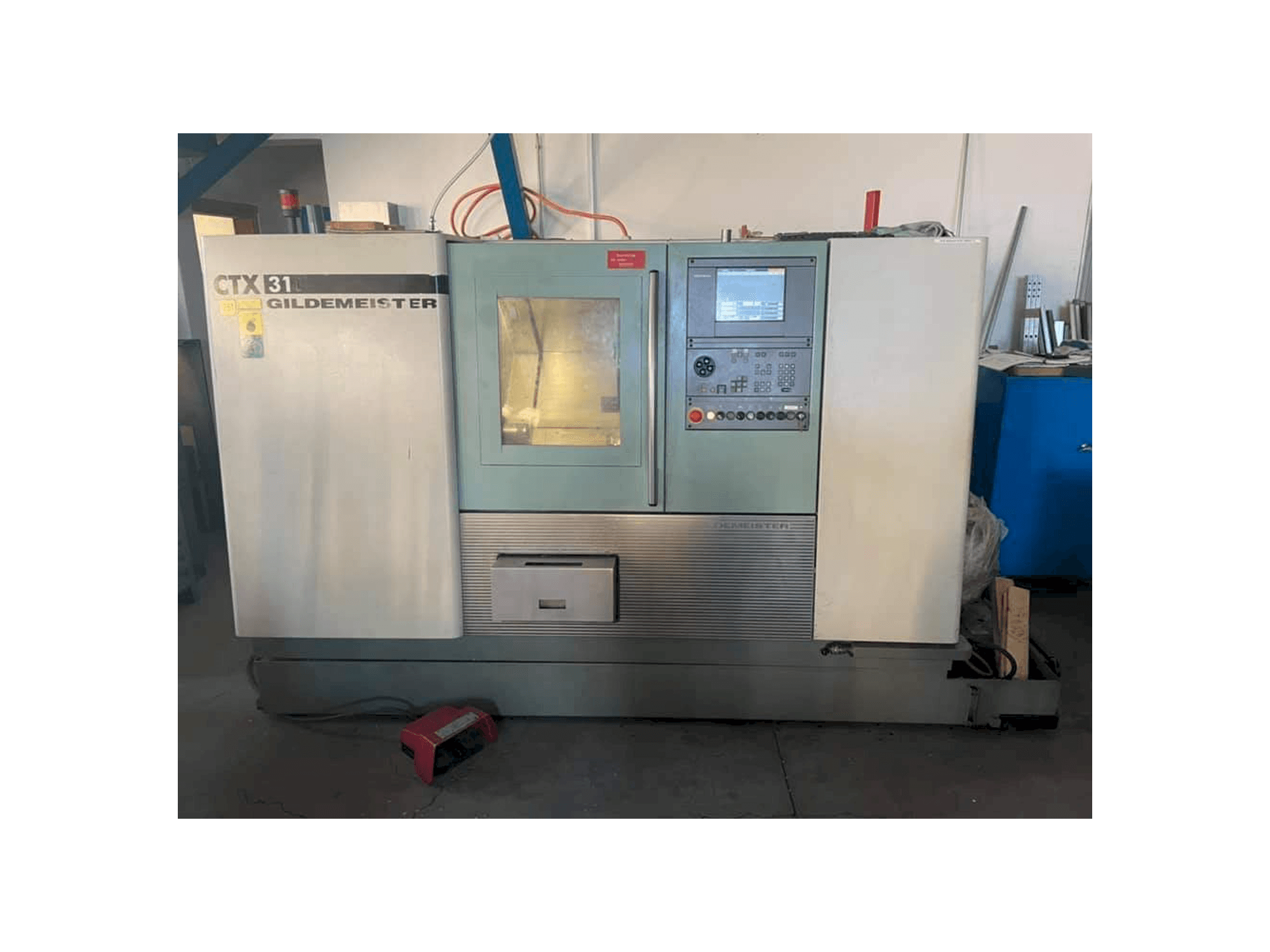 Čelní pohled na Gildemeister CTX 310 stroj